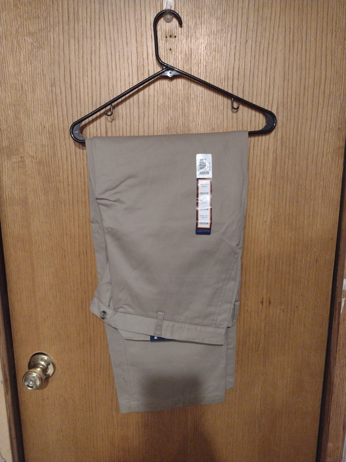 1 Pair of Men’s Falls Creek Supreme Khaki pants Classic flat front Size 40×30