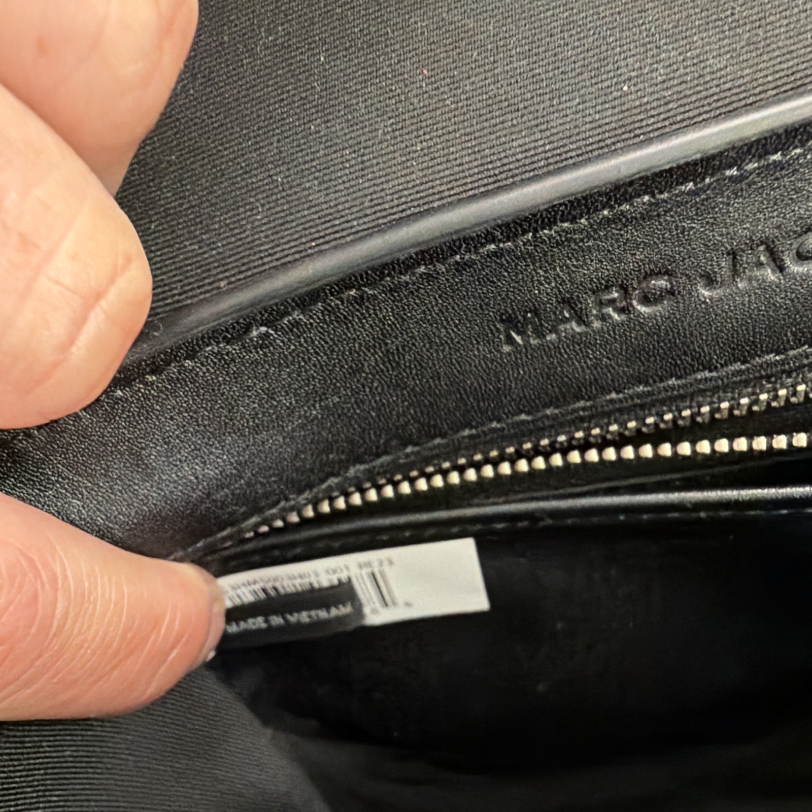 Marc Jacobs The J Marc Black Small Crossbody Logo Strap Magnetic Zipper