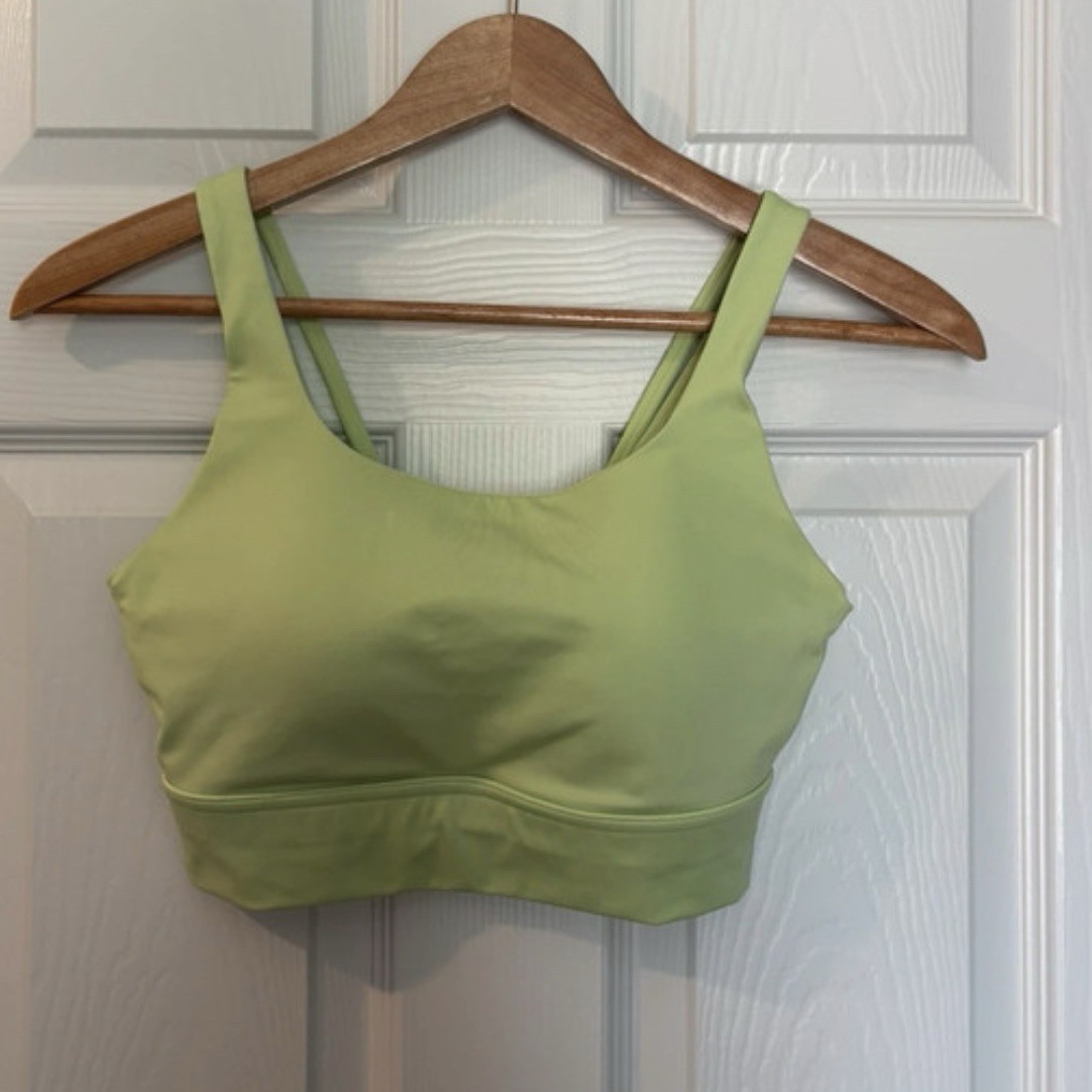Avia Green Sports Bra Women’s M Wireless Medium Support Crossback Pullover