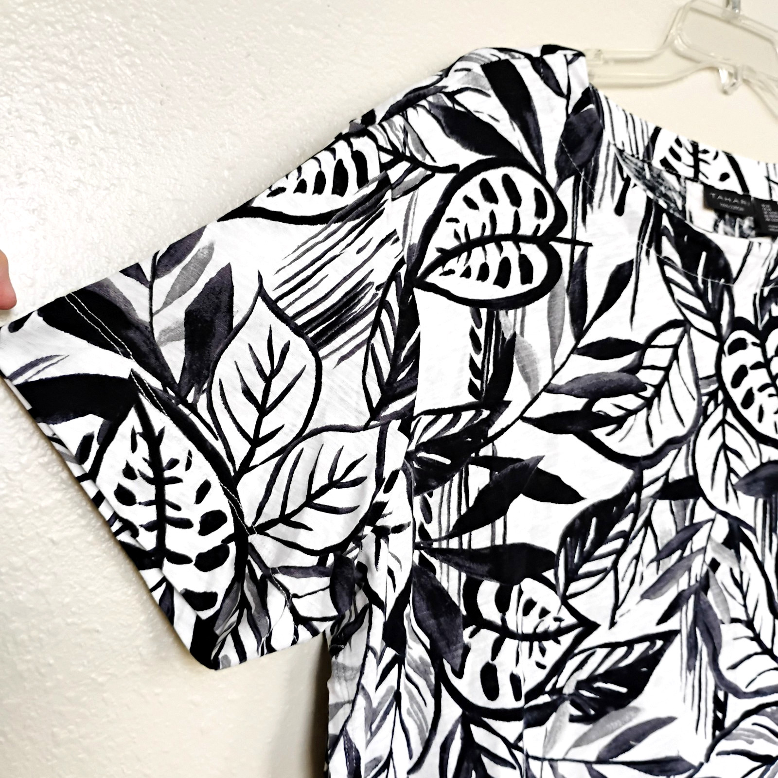 Tahari T-Shirt Black/White Leaf Short Sleeve Cotton Top ~ Plus Size 2X