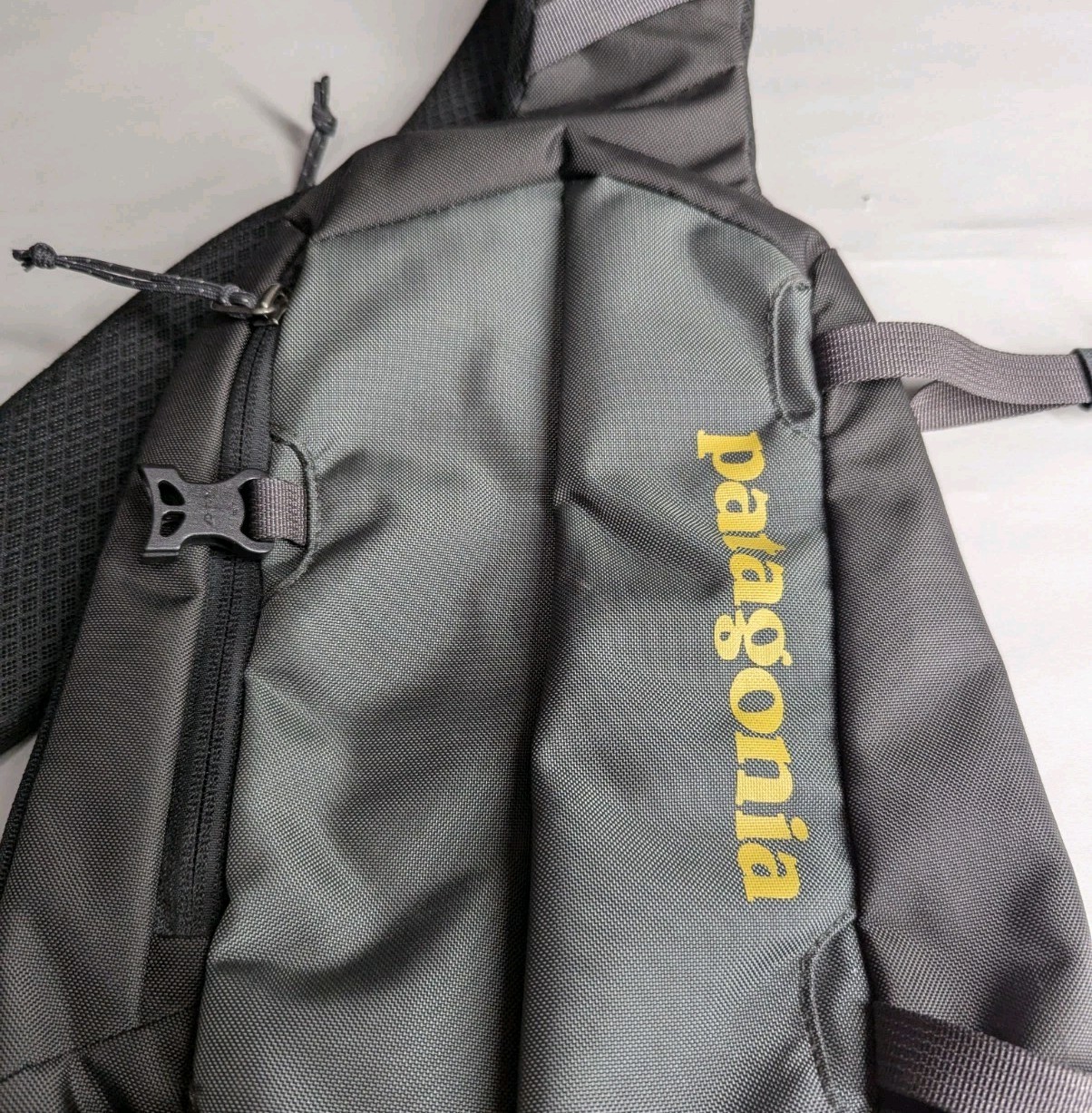 Patagonia Atom Sling Bag 8L Gray/Textile Green (Damaged)