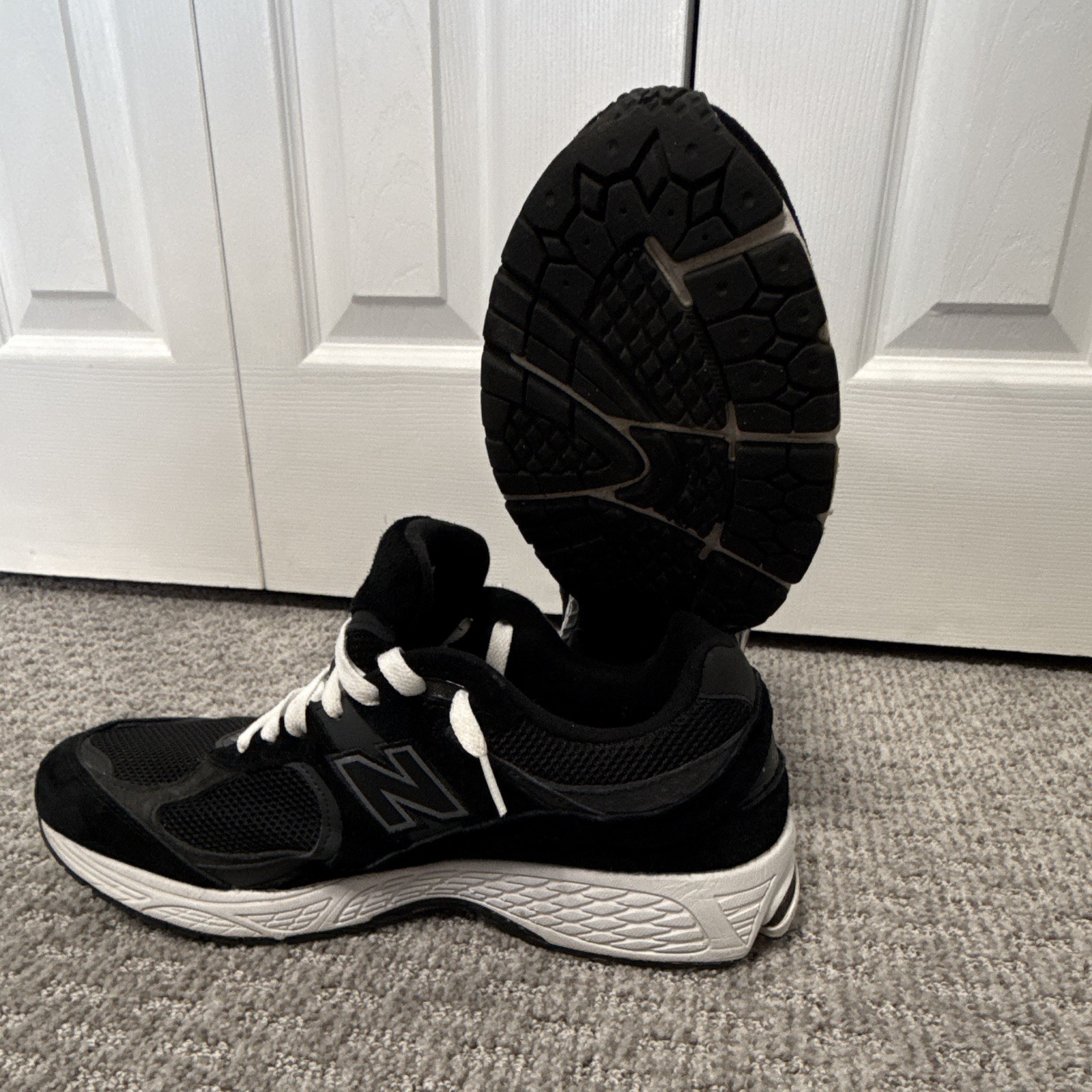 New Balance 2002R M2002RBK Black/White Black Gunmetal Low Top Suede Lace