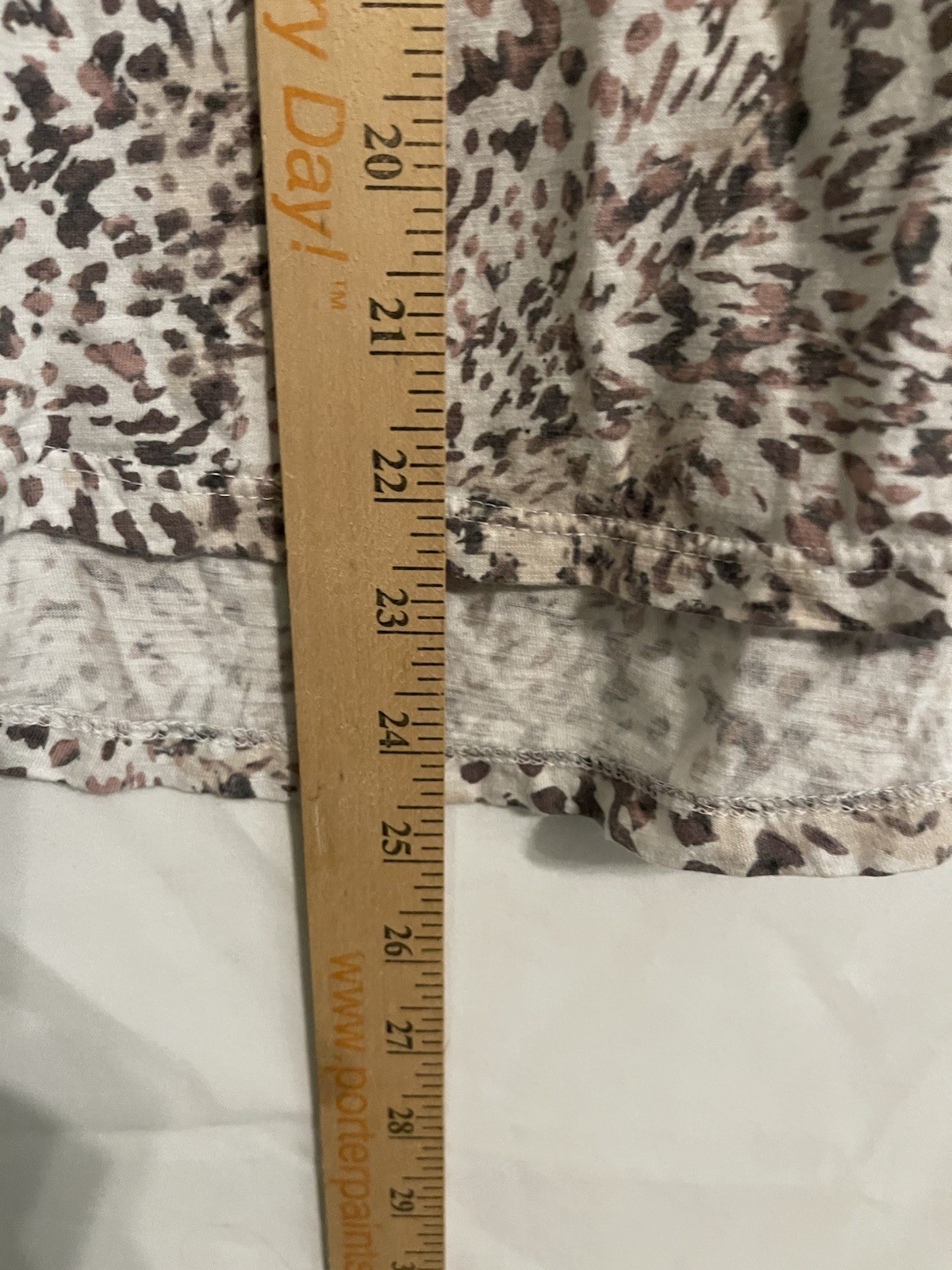 Maurices Women’s Beige/Brown/Black Leopard Print V-Neck Tee Short Sleeve L