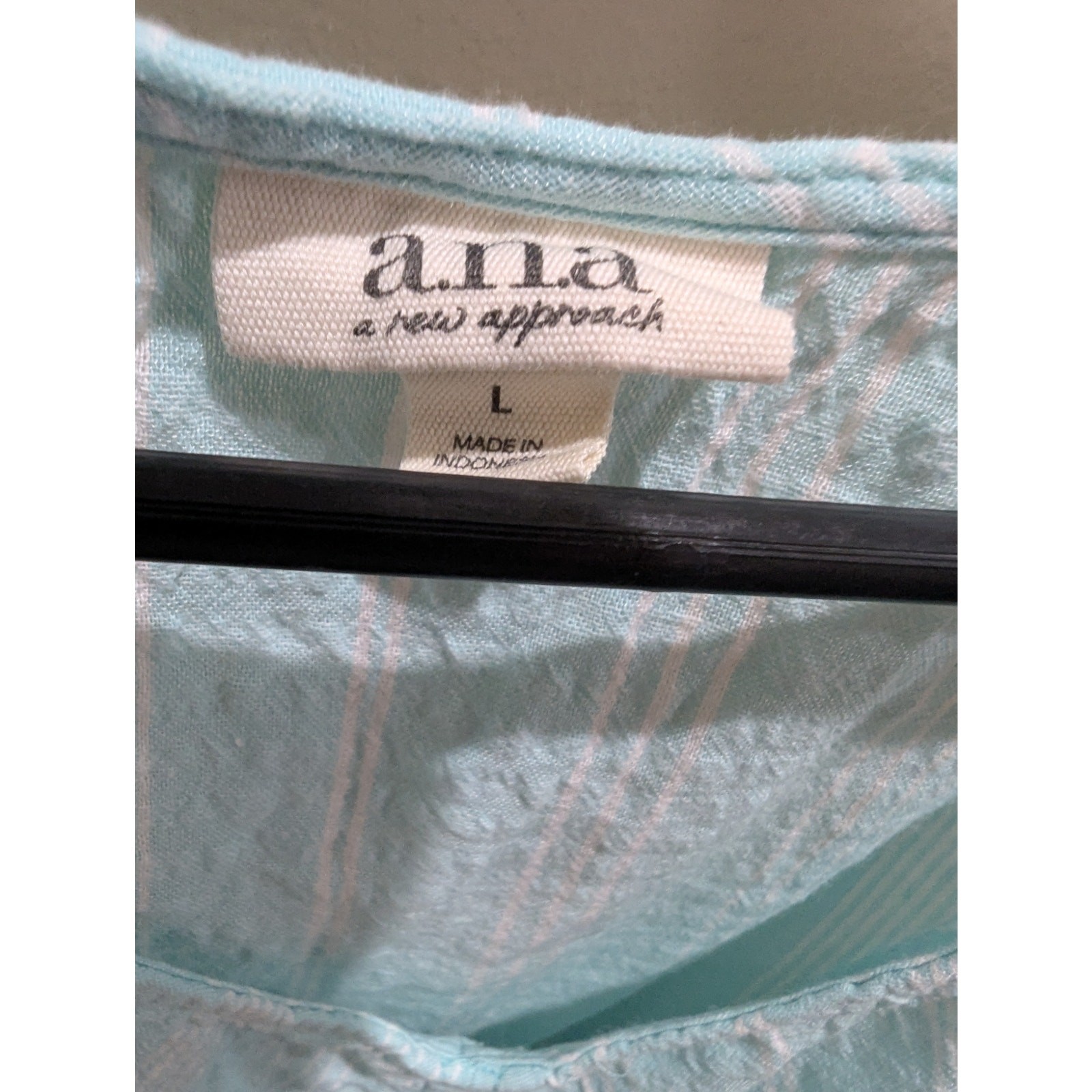 a.n.a. ANA a New Approach Women’s Size Large cropped tank top shirt blouse EUC