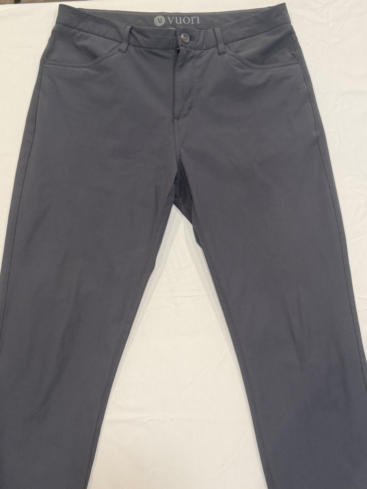 Men’s Vuori Meta Pants 32 Charcoal Gray V430 Athletic Slim Stretch Chino Golf