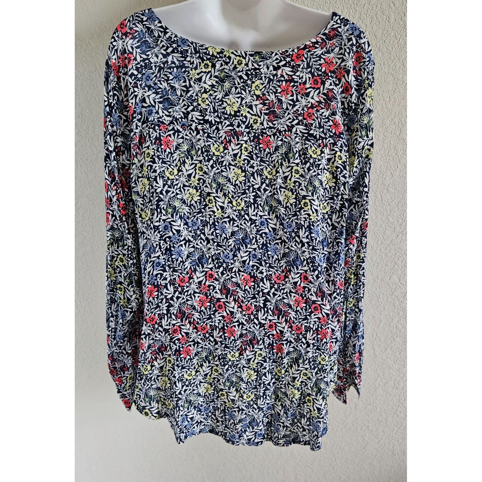 A.N.A. Woman Size XL Blouse Cross Over Button Up V Neck Floral Long Sleeve New