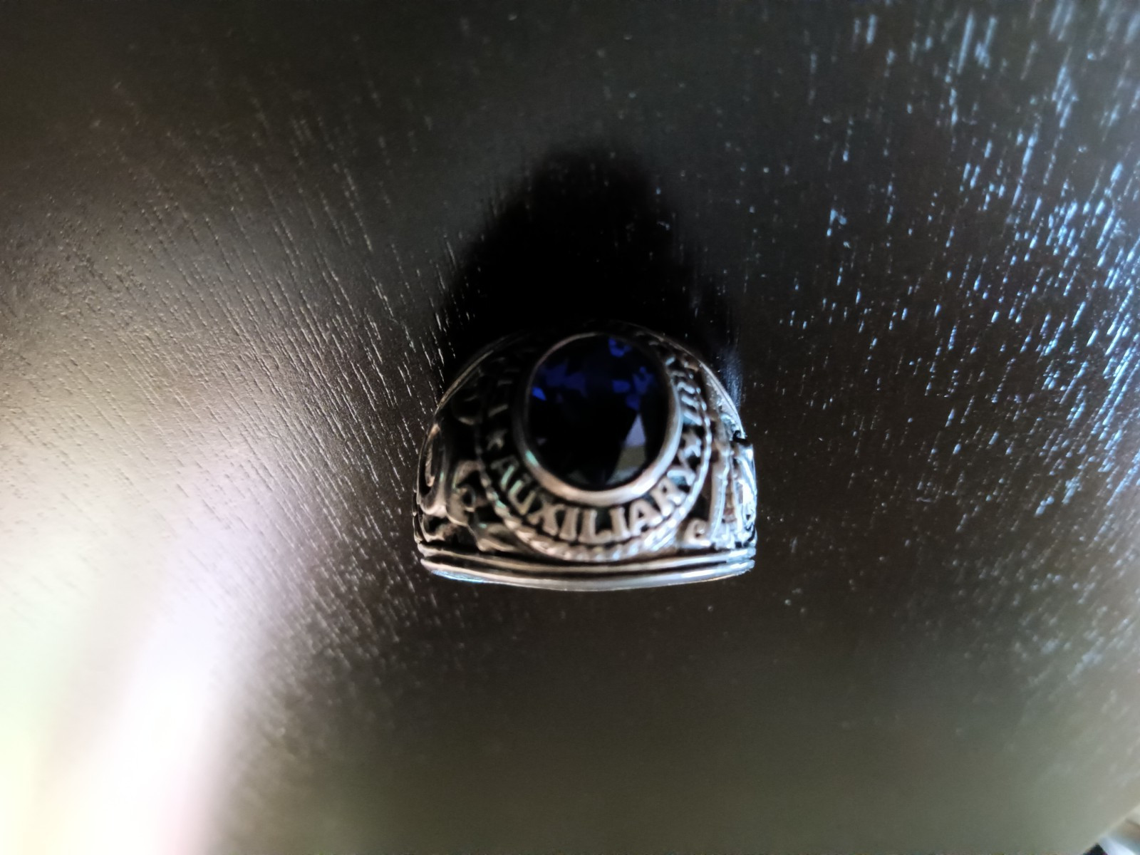 USCG AUXILIARY MEN’S RING PRE-OWNED GOLDTONE UNKNOWN ALLOY AND VINTAGE SIZE 13