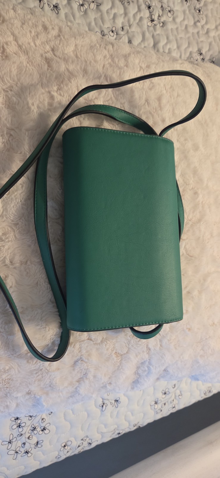 SIMPLY VERA WANG GREEN CROSSBODY HANDBAG
