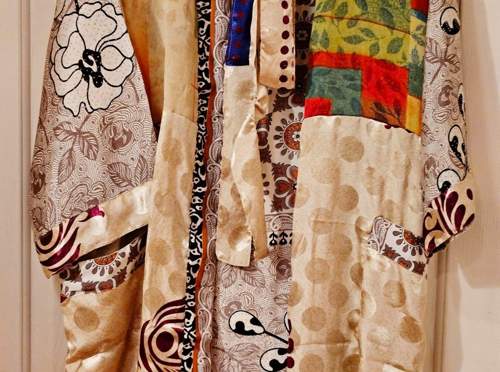 Art Silk Kimono Robe~ Women’s One Size~ Kimono w/Tie~Studded~Brown,Tan,Beige~NEW
