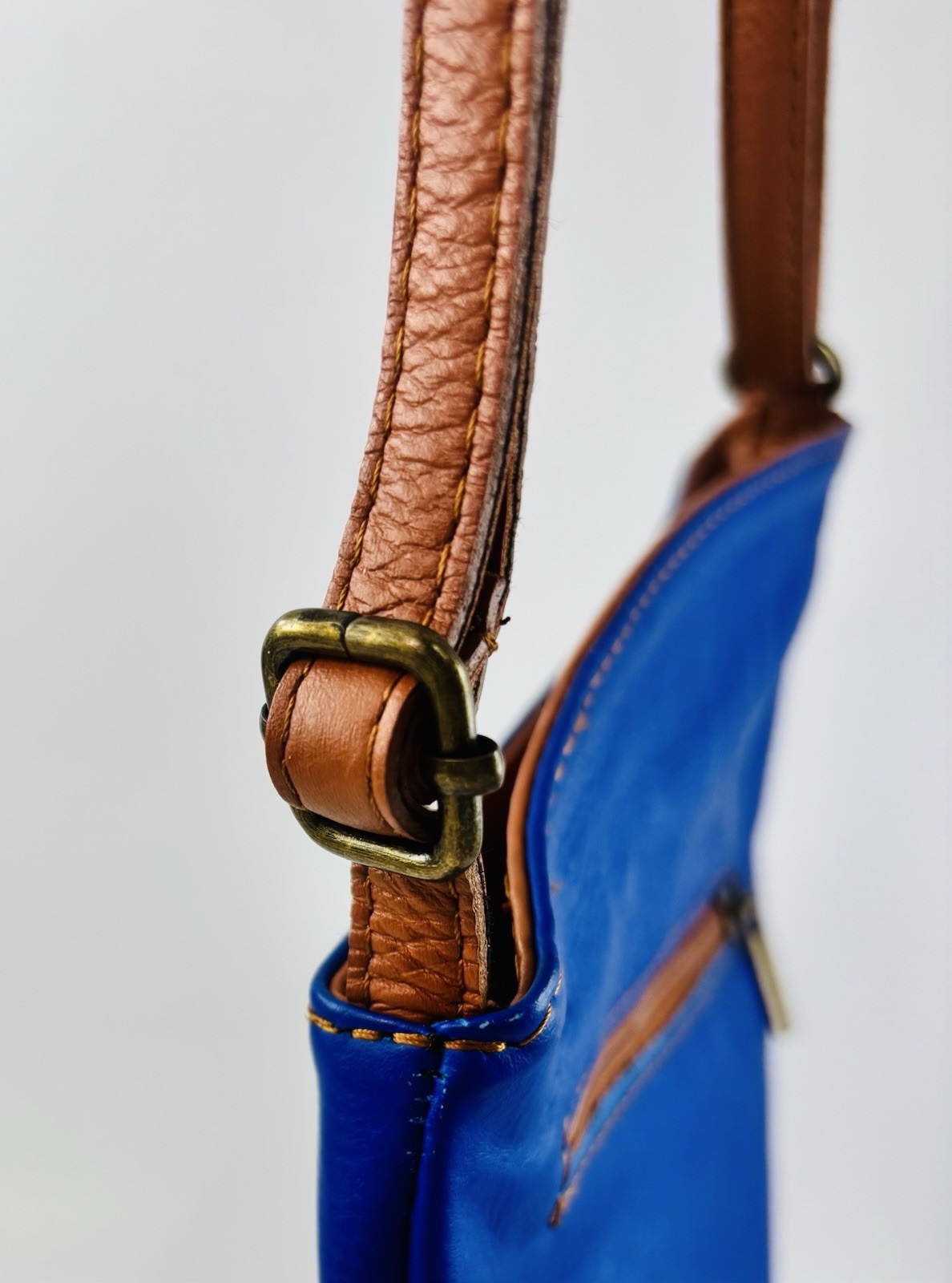 Vera Pelle Italian Leather Crossbody – Cobalt/Brown Adjustable Strap