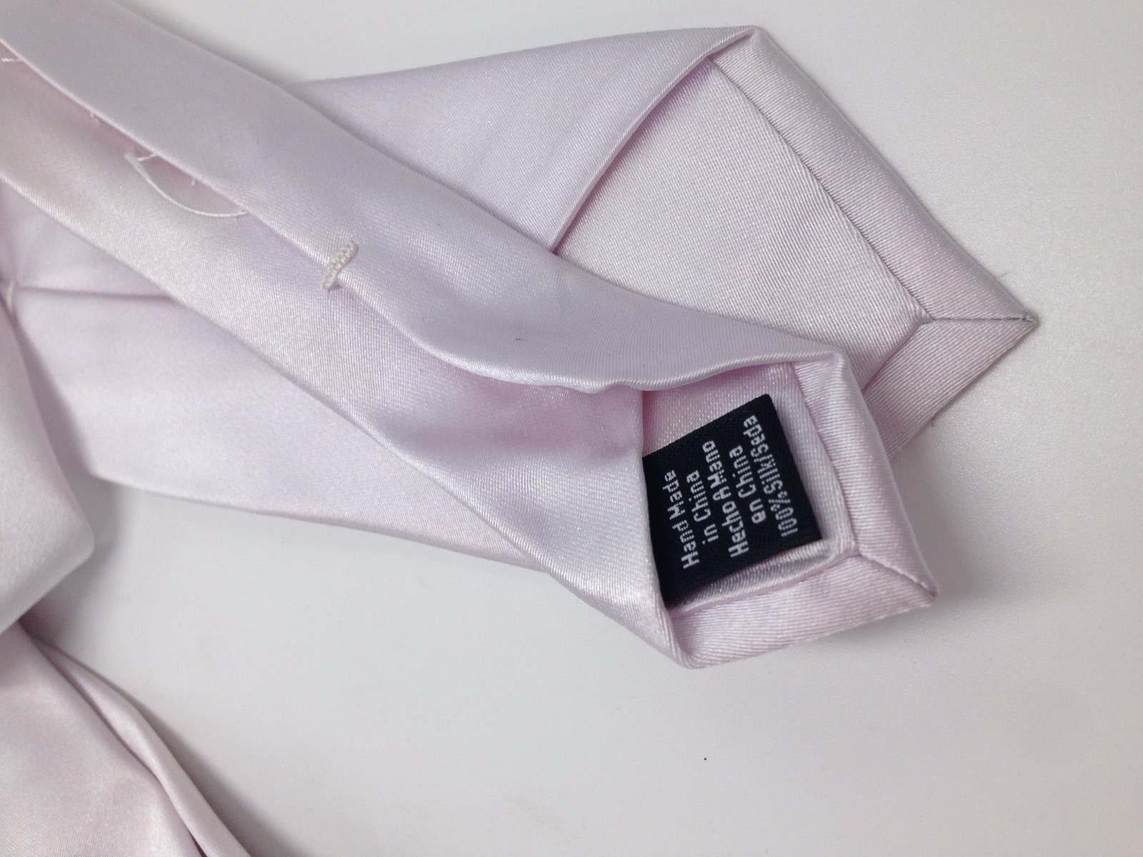 $114 Bloomingdales Mens Solid White Silk Necktie Classic Skinny Neck Tie 58×2.25