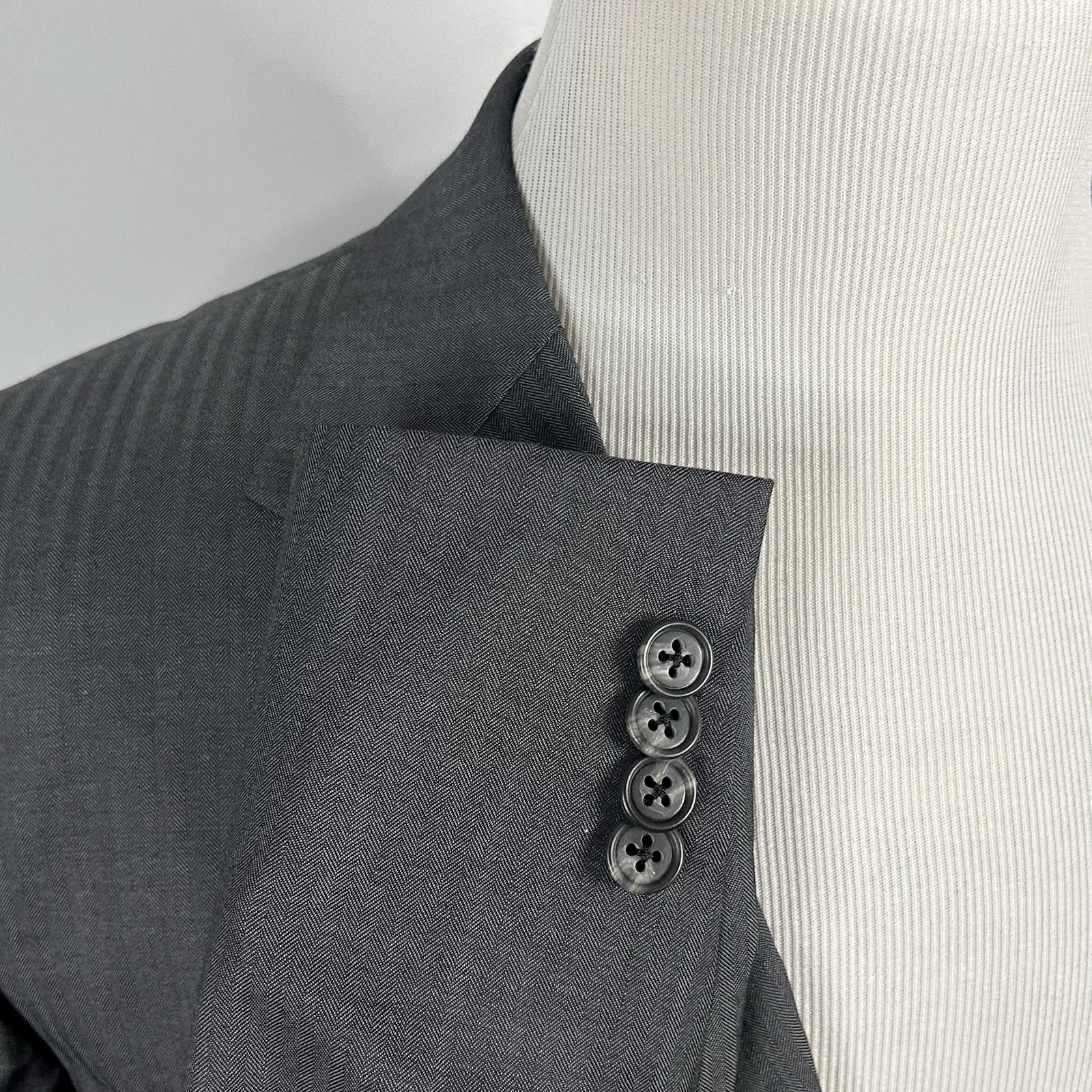 Joseph Abboud 44S Suit 34×28 100% Wool Gray Herringbone Two Button Double Vented