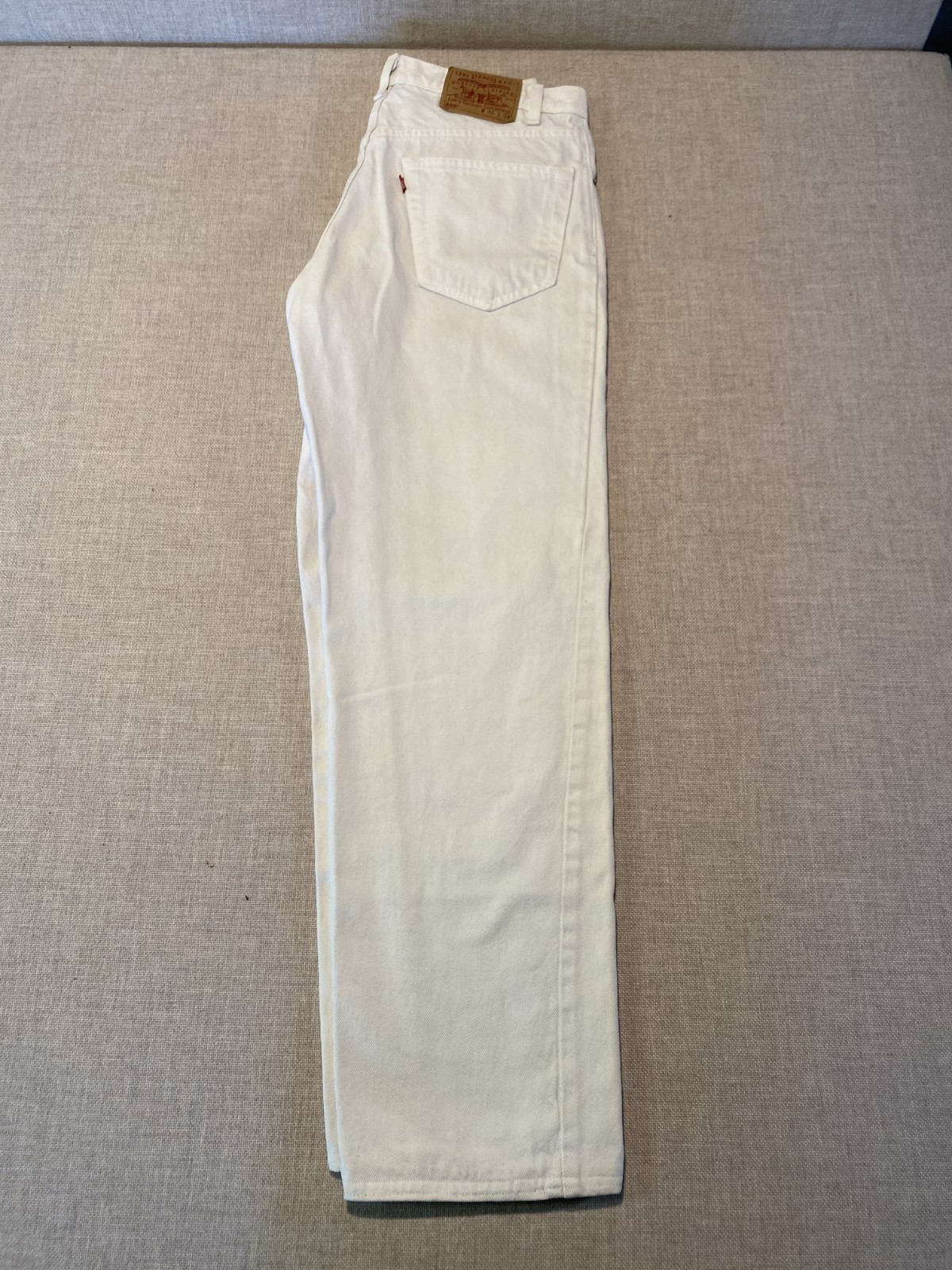 Vintage White Levi’s 550 USA | Every Garment Guaranteed | W32 L34