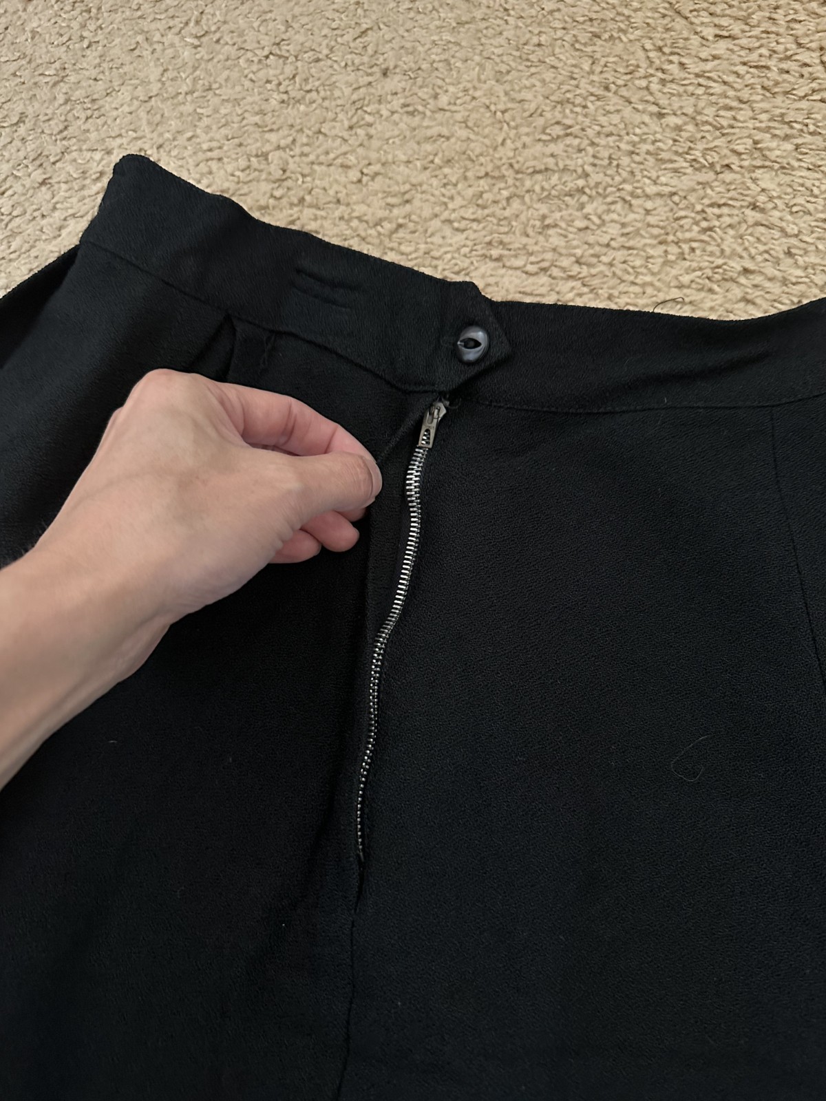 Vintage (era unknown) Black Midi Skirt Elegant Silhouette