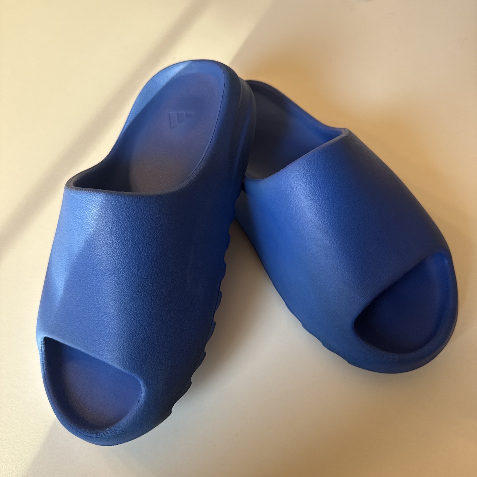 Yeezy Azure Sandal Slides Size 8