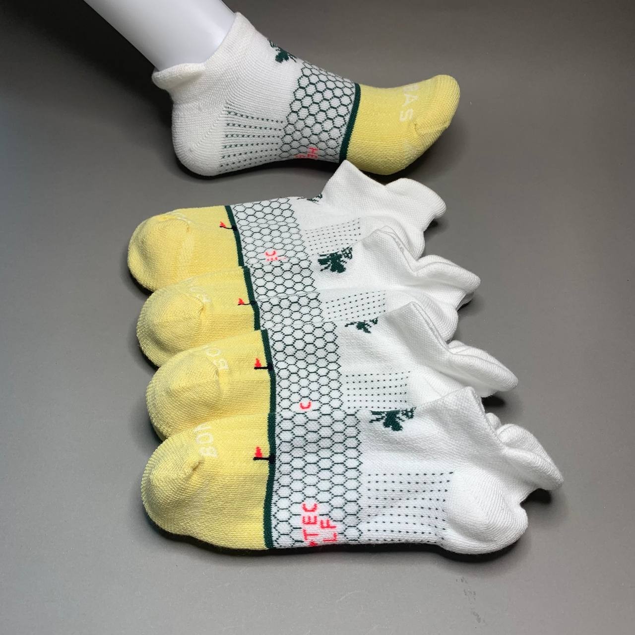 Bombas Women’s Ankle Socks 4 Pair Pack White Yellow Golf Palm Tree Size M Medium