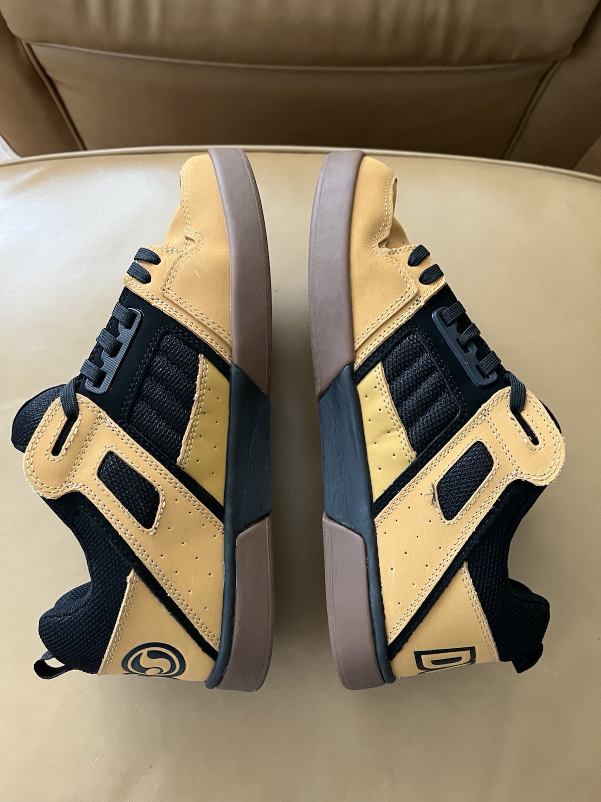 DVS Men’s 10.5 Comanche 2.0+ Skate Shoes Sneakers DVF0000323 Chamois/Black/Gum
