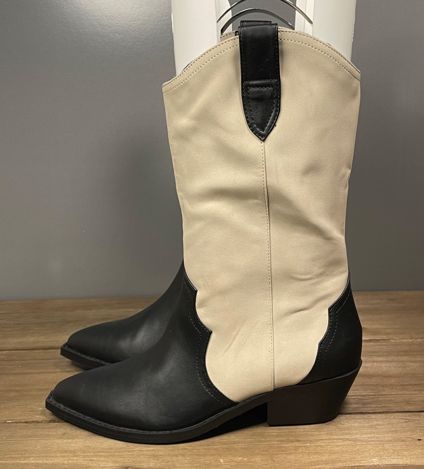 Dolce Vita Women’s Korbella Western Boots Size 8 Cream Black Cowboy Mid Calf