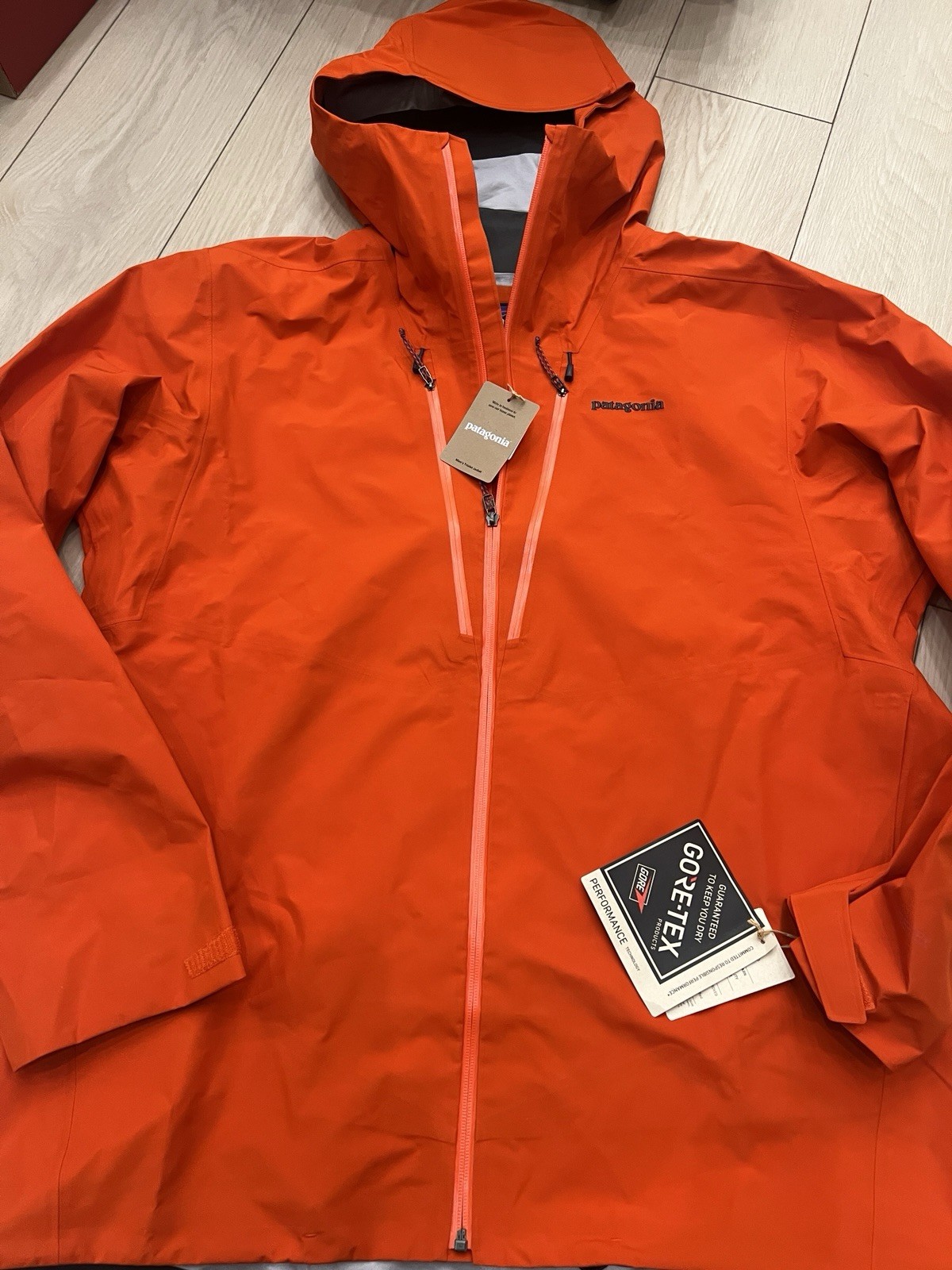 NEW PATAGONIA MENS TRIOLET Goretex Rain Snow Travel Weather Proof JACKET Mens XL