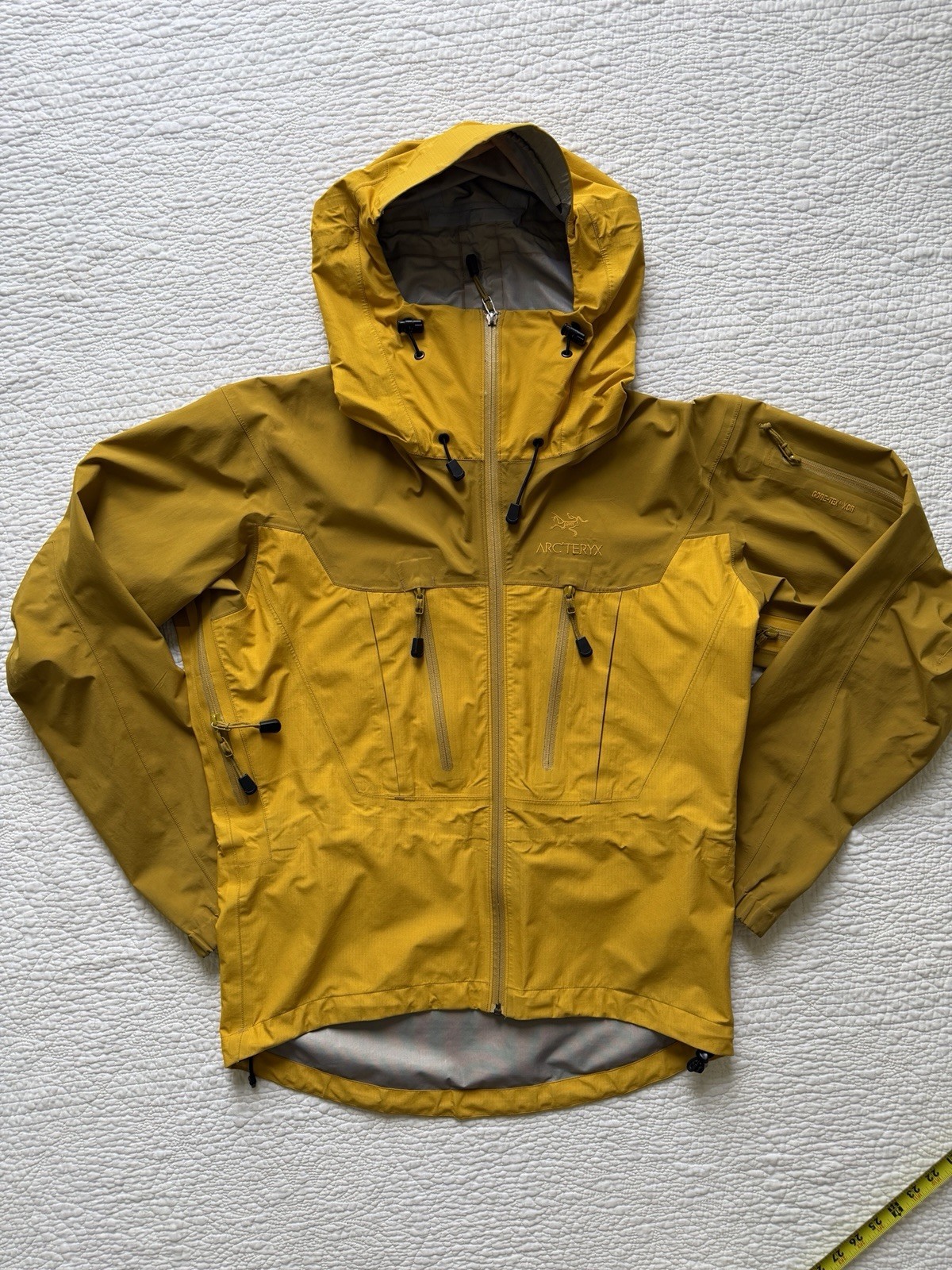 Vintage Arc’teryx Alpha SV 2002 Men’s Jacket Size Small Yellow Rate