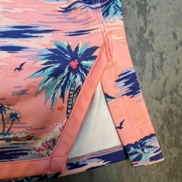 Crown & Ivy sporty Hawaiian skirt with built in shorts. Size Large