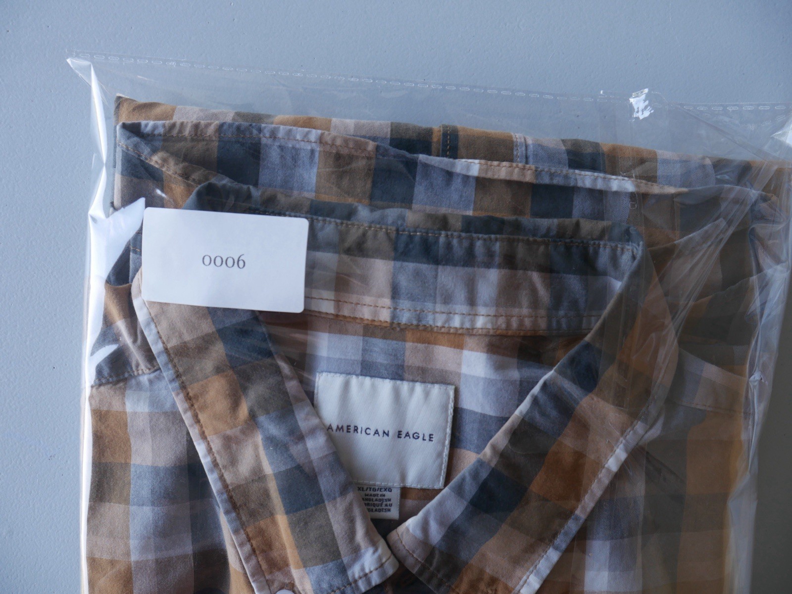 American Eagle Men’s XL Shirt Button Down Plaid Long Sleeve Brown White Cotton