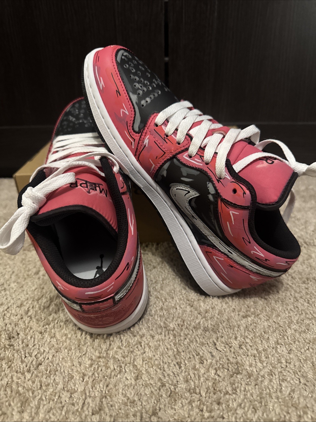 Cartoon Style Nike Jordan 1 Lows Men’s Size 7. Please See Description & Photos!