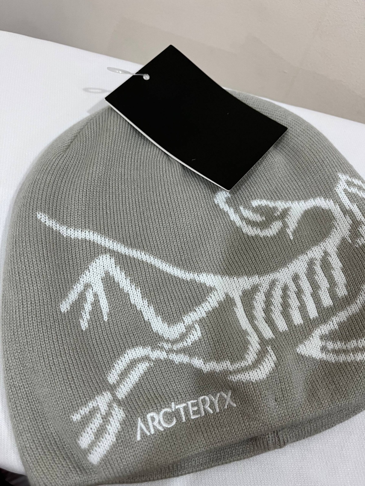 Arc’teryx Bird Logo Beanie Gray White Knit Hat Unisex NWT