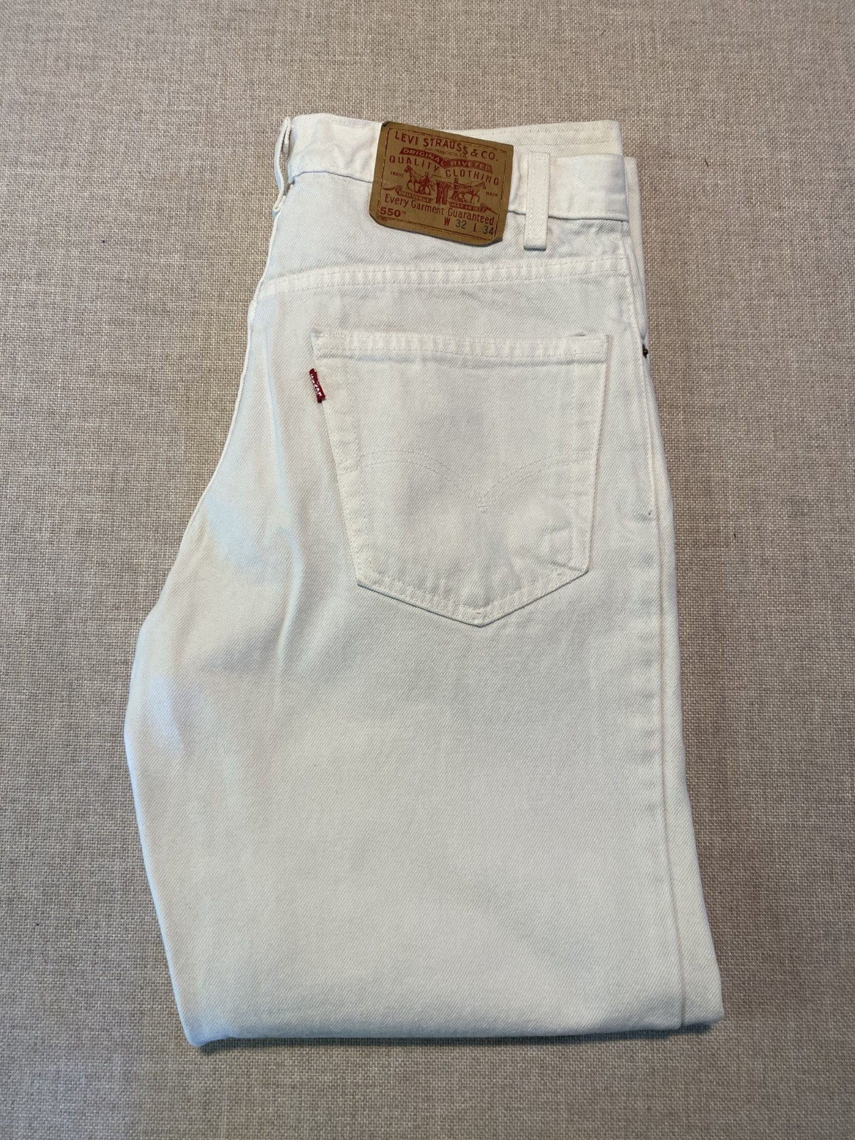 Vintage White Levi’s 550 USA | Every Garment Guaranteed | W32 L34