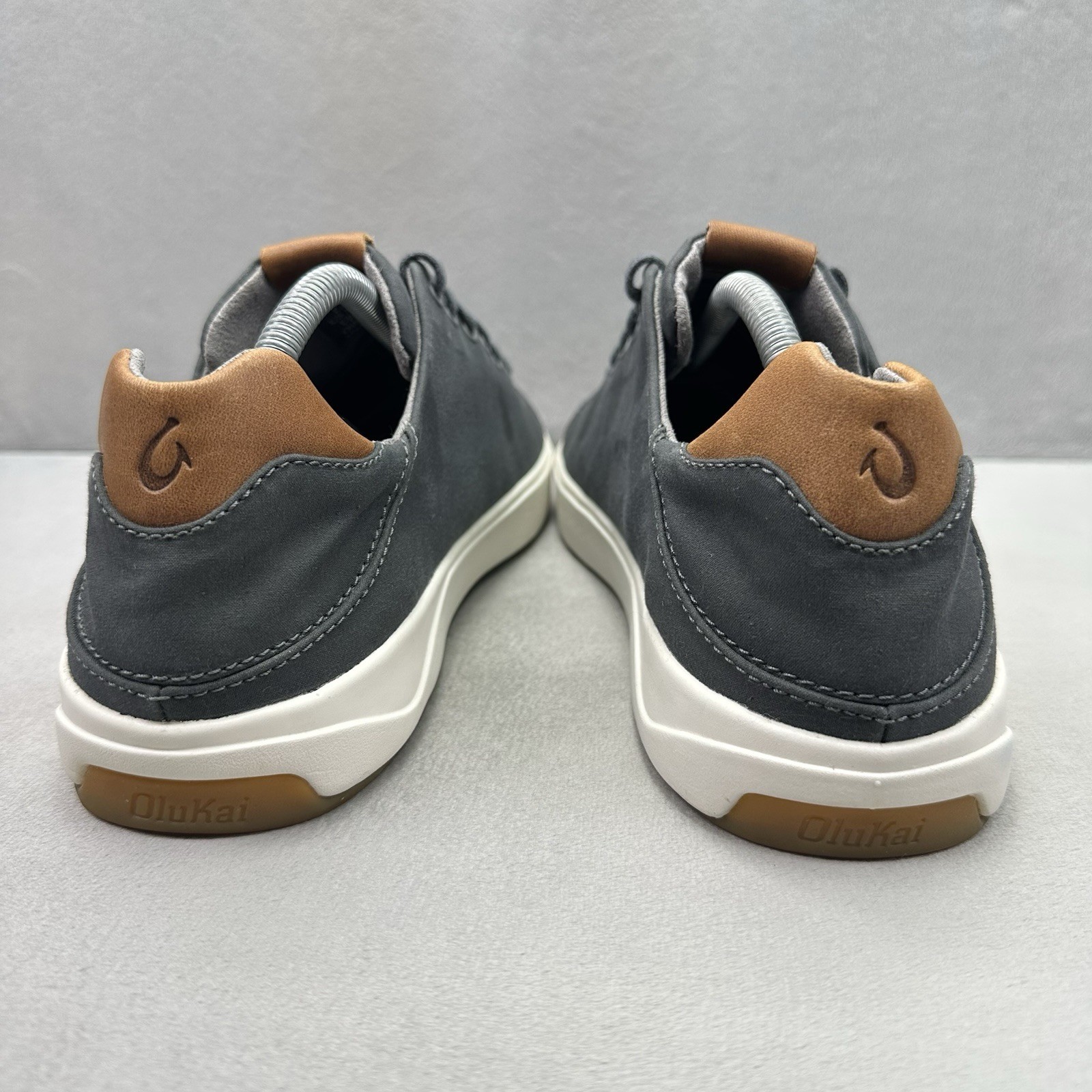OluKai Lae’ahi Li Mens Size 10 Shoes Charcoal Gray Canvas Comfort Sneakers