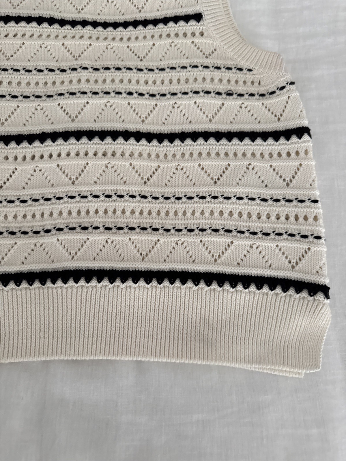 Varley Knit Sweater Vest Size Medium Cream Black Pointelle Sleeveless Top Tank