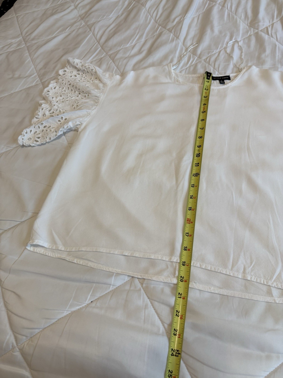 Style Envy Women Ivory Short Sleeve Blouse Size L 100% Rayon Soft 1.48