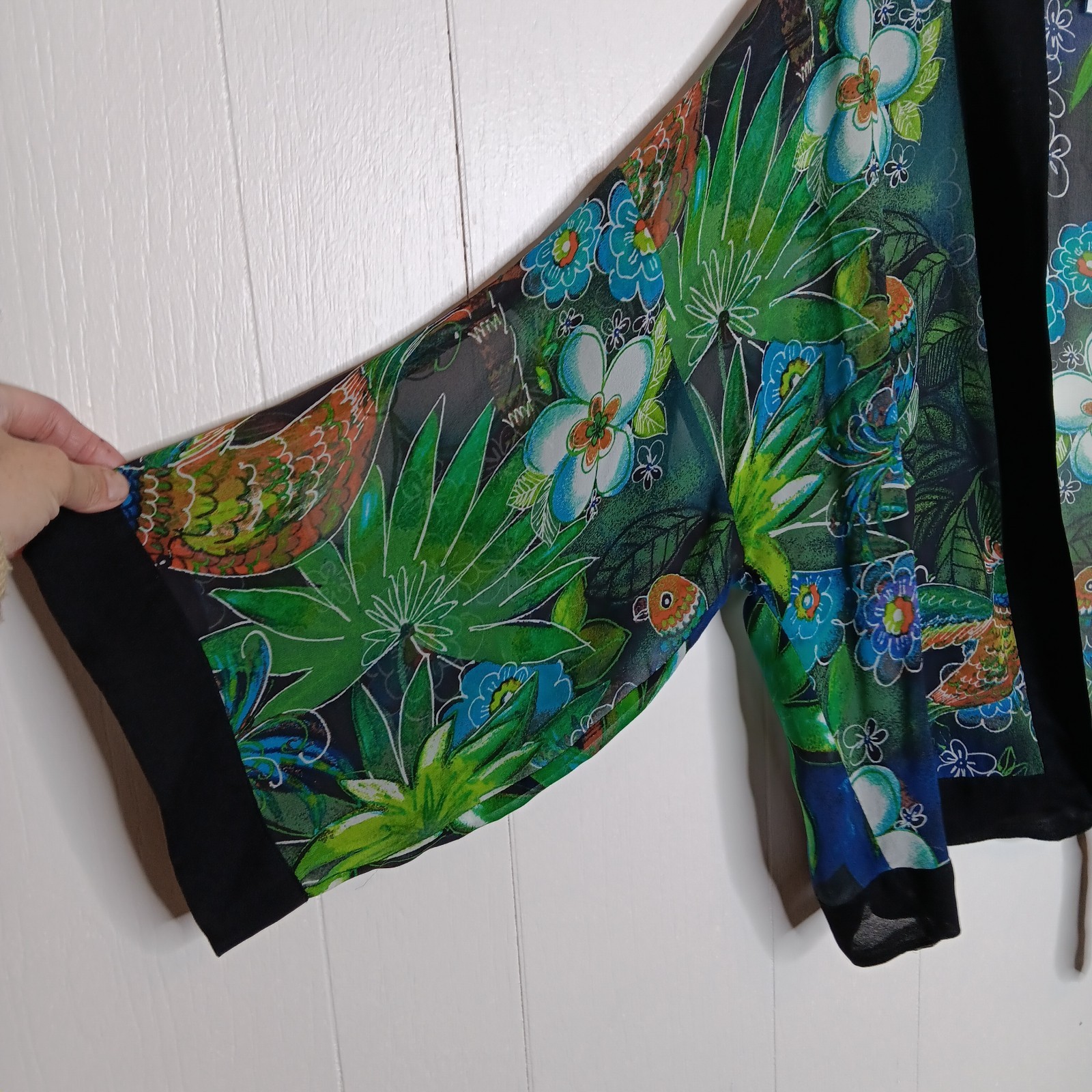 Chico’s Kimono Size S Multicolor Bird Tropical Tie-Front 100% Silk Luxury Resort