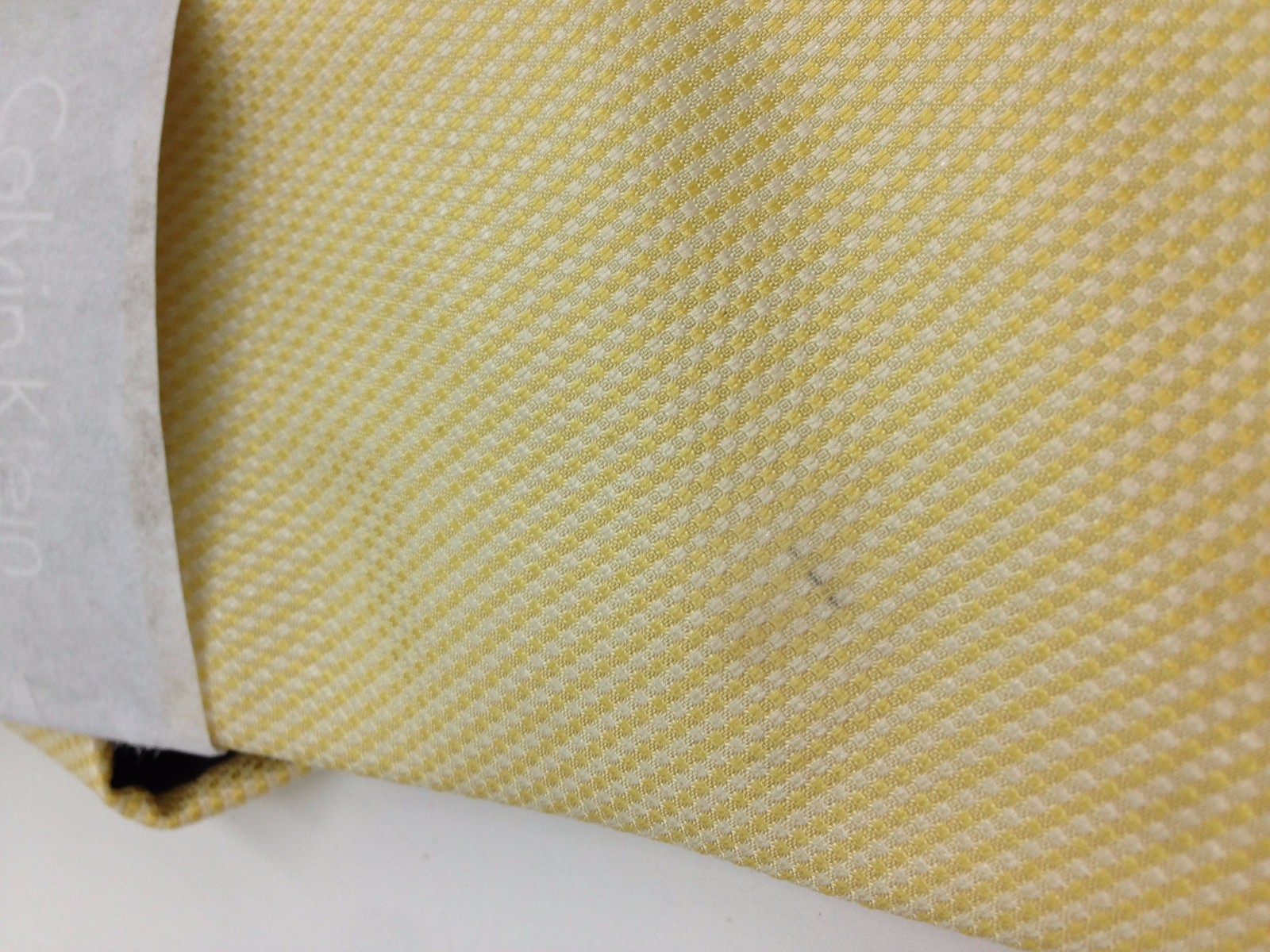 $125 Calvin Klein Mens Solid Yellow Skinny Neck Tie Classic Silk Necktie 58×3