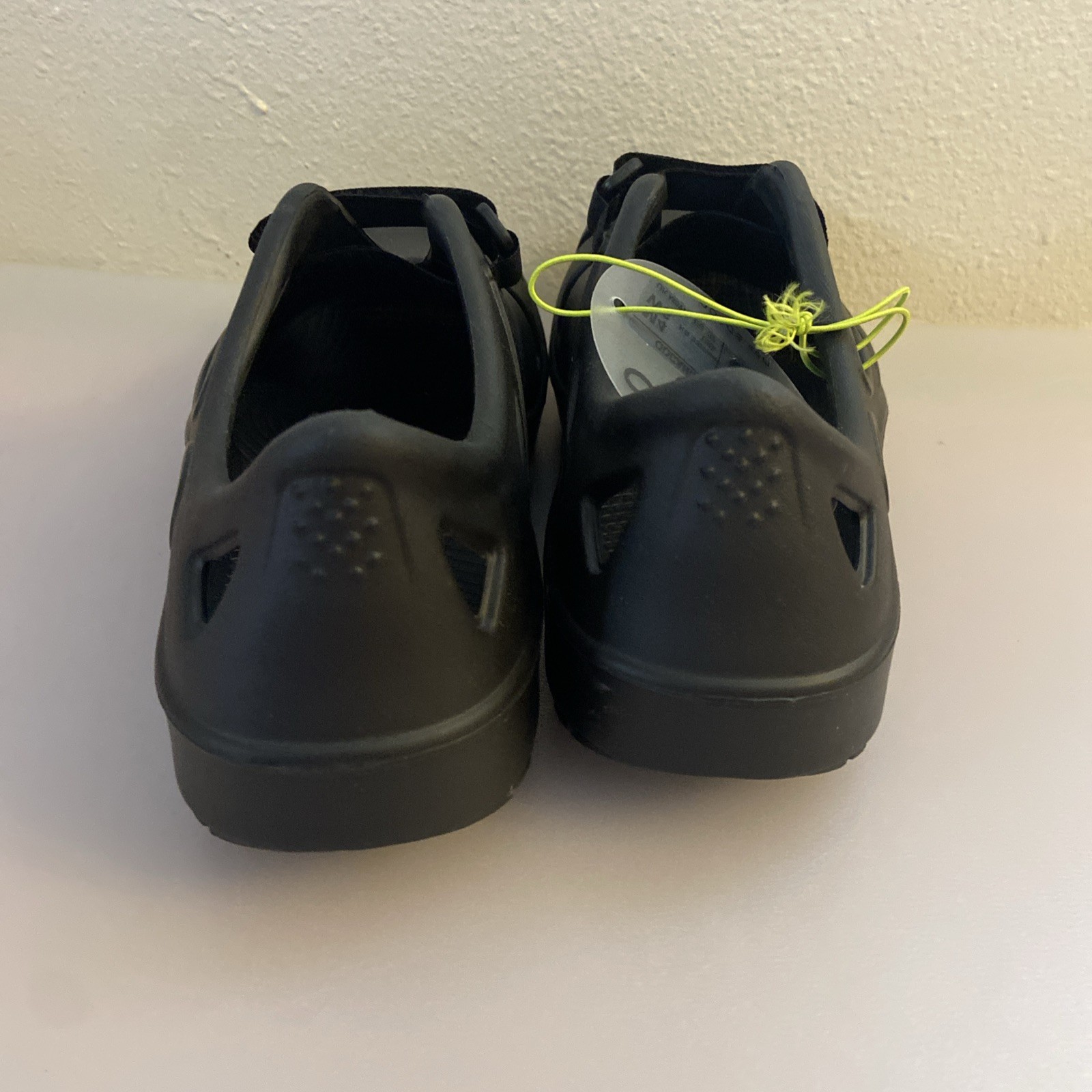 New Oofos Oocandoo Unisex Recovery Rubber Sandals Black Men 4/ Women 6 Snickers