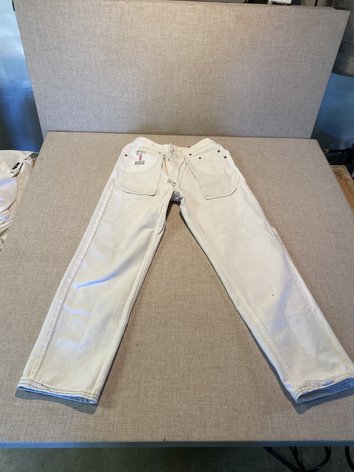 Vintage White Levi’s 550 USA | Every Garment Guaranteed | W32 L34