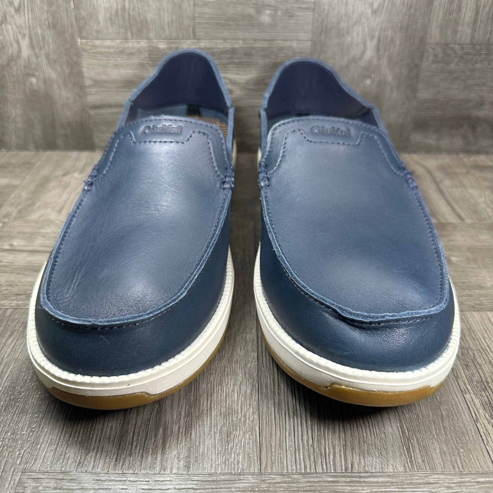 OluKai Lae’ahi Li ‘Ili Slip On Men 12 Navy Blue Leather Casual Loafer NEW
