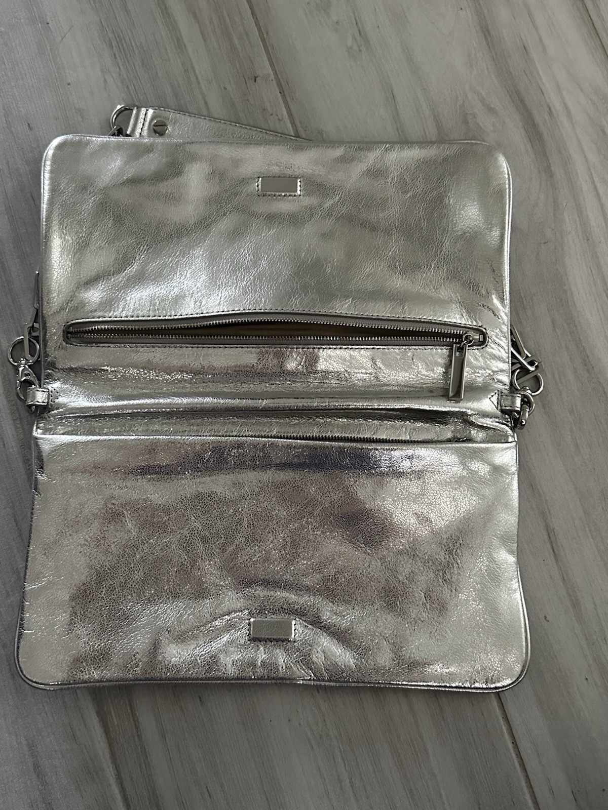 Tory Burch Metallic Silver Leather Shoulder Bag w/ Chain Strap Zip Lined Pockets