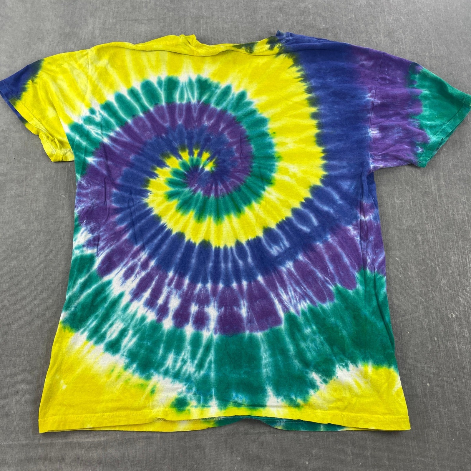 Buc-ee’s Men L Multicolor Road Trippin’ Tie-Dye Graphic T-Shirt Beaver Mascot