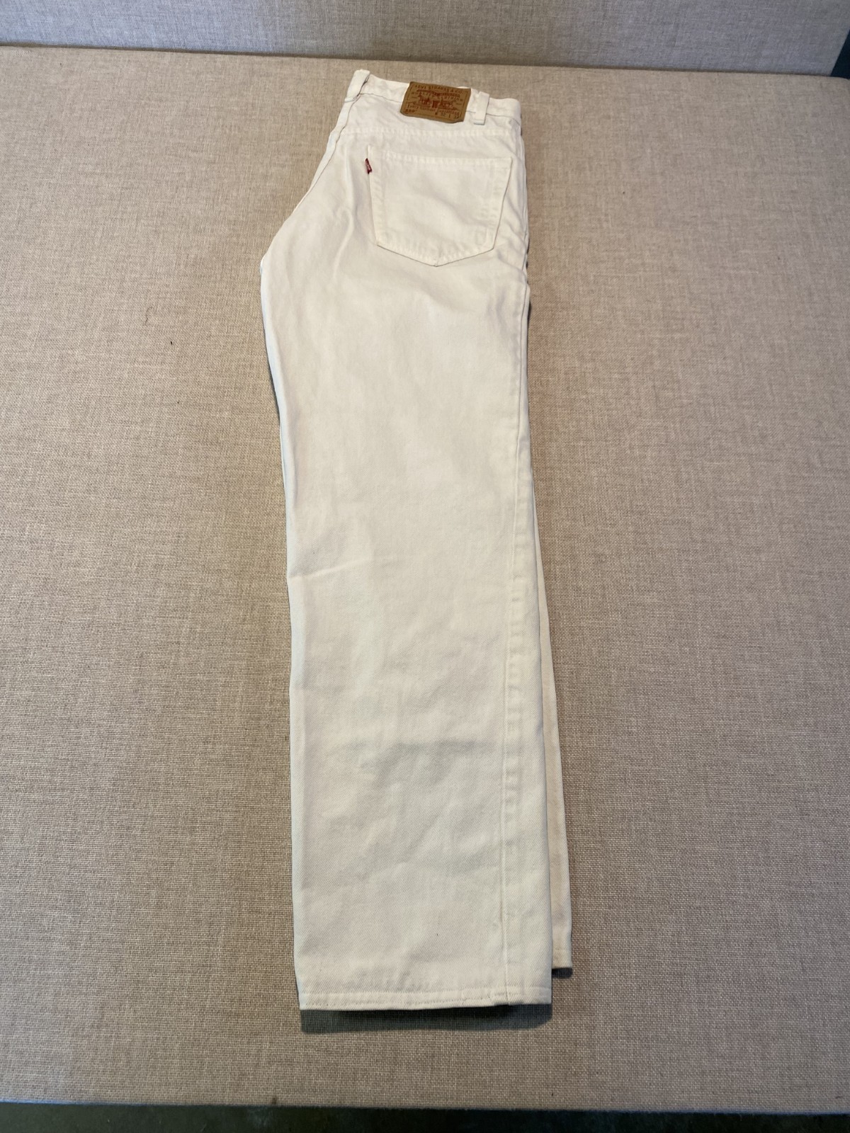 Vintage White Levi’s 550 USA | Every Garment Guaranteed | W32 L34