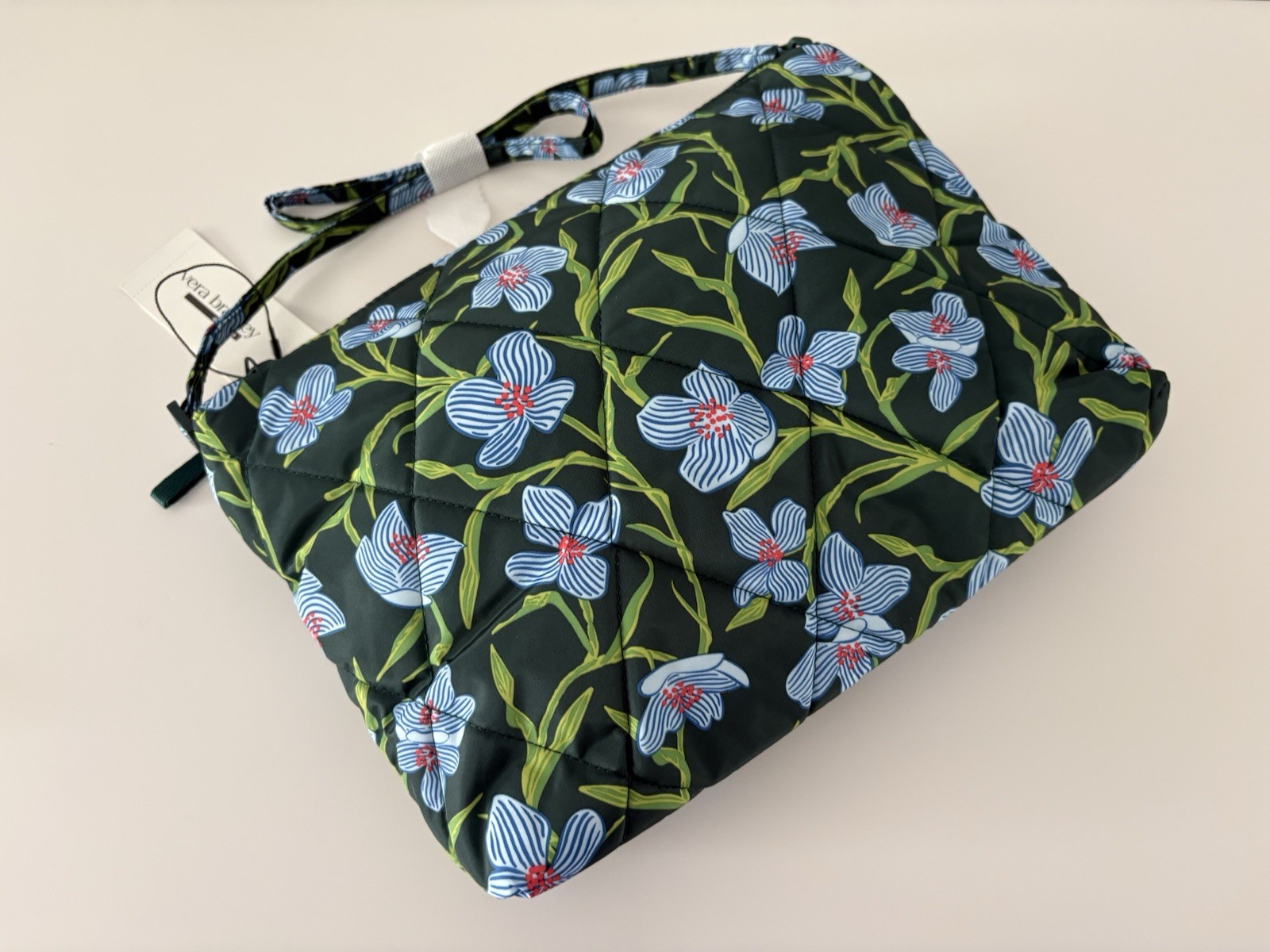 Vera Bradley NWT Large Hipster Crossbody in Ultralight CHARLOTTE STEMS Green