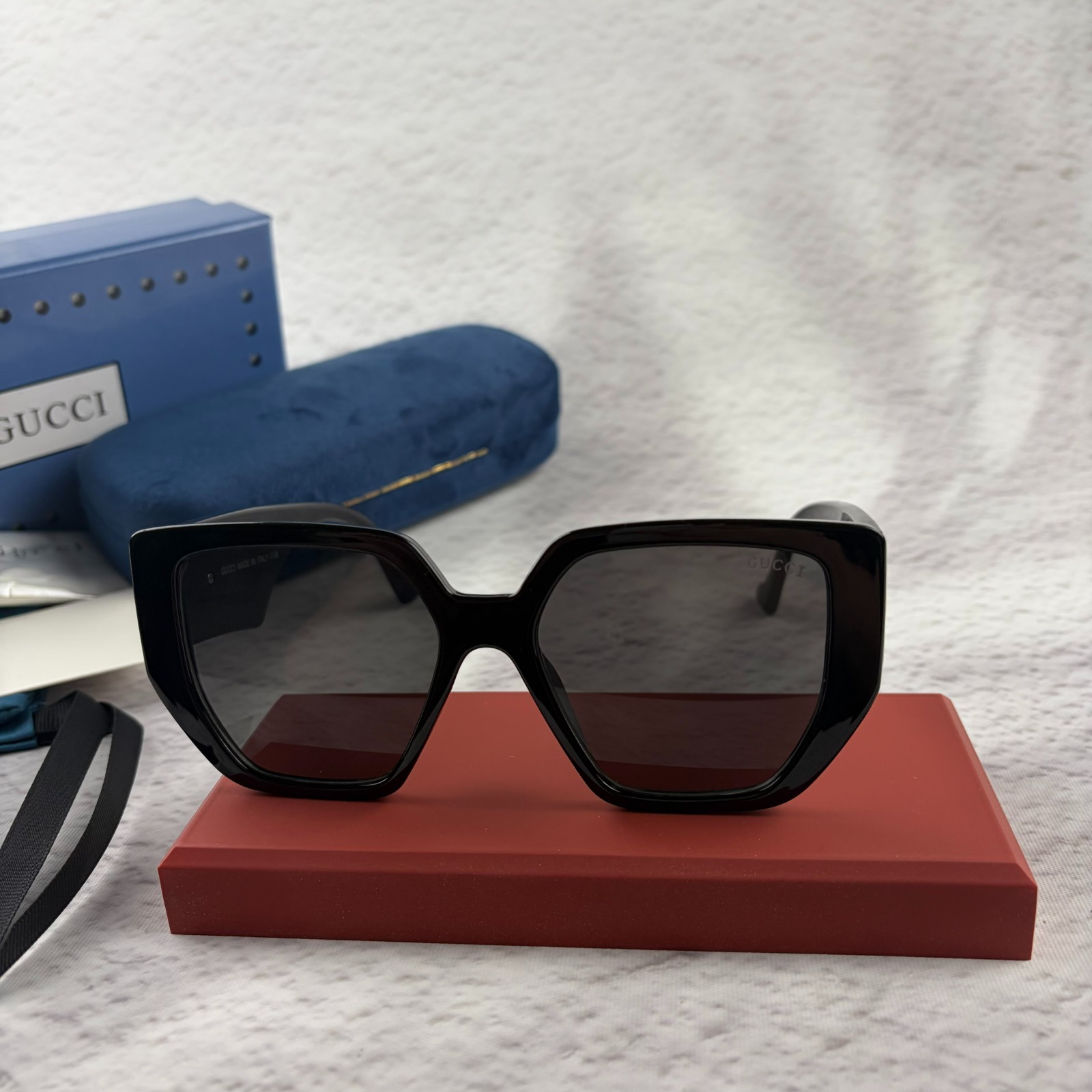 New In Box – Gucci Sunglasses