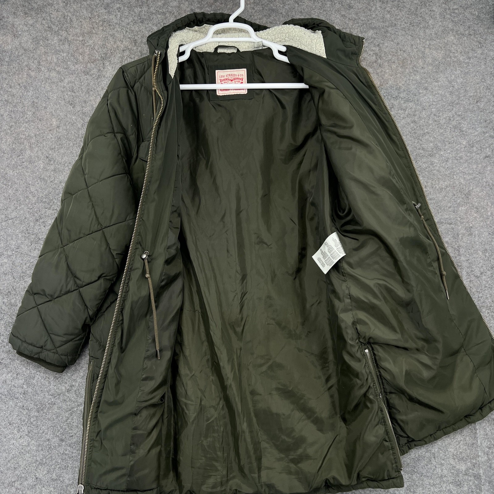 Levi’s Coat Mens XL Green Quilted Hooded Lined Insulated Pockets Outdoors
