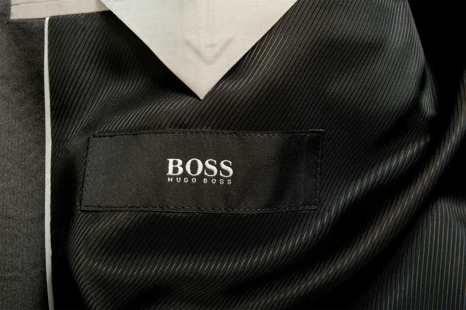Hugo Boss Men’s “The Stars75/Glamour3” Black Tuxedo 100% Wool Suit US 40L IT 50L
