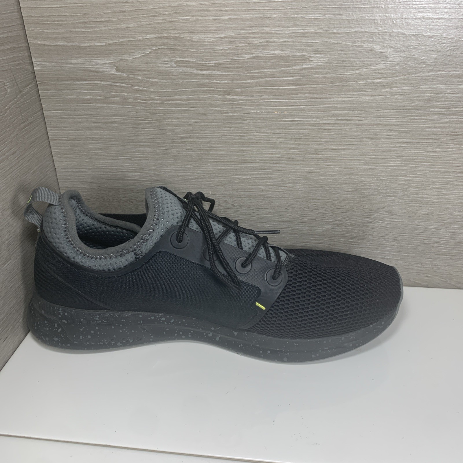 Kuru Atom Shoes Men’s 11 Wide Jet Black Citron Mesh Walking Running Sneakers