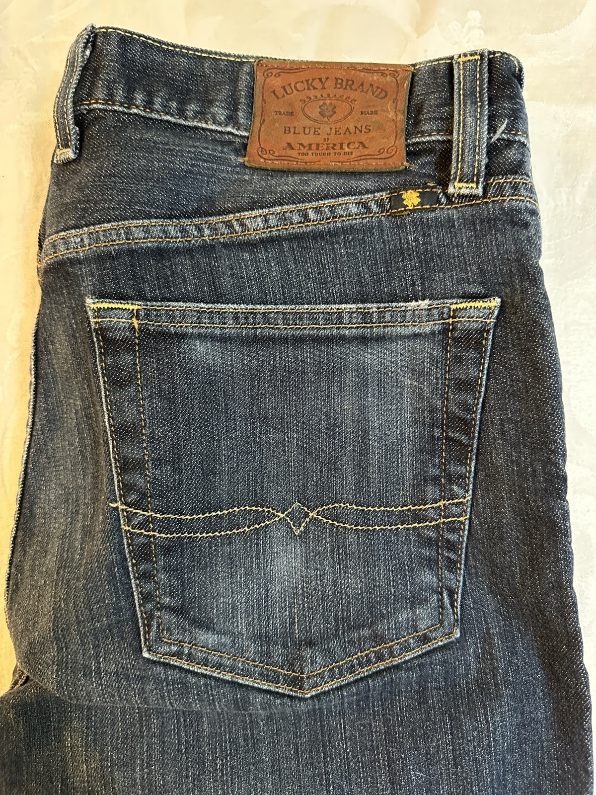 Lucky Brand Jeans Mens 34×30 Blue 329 Classic Straight Cotton Blend Dark Wash