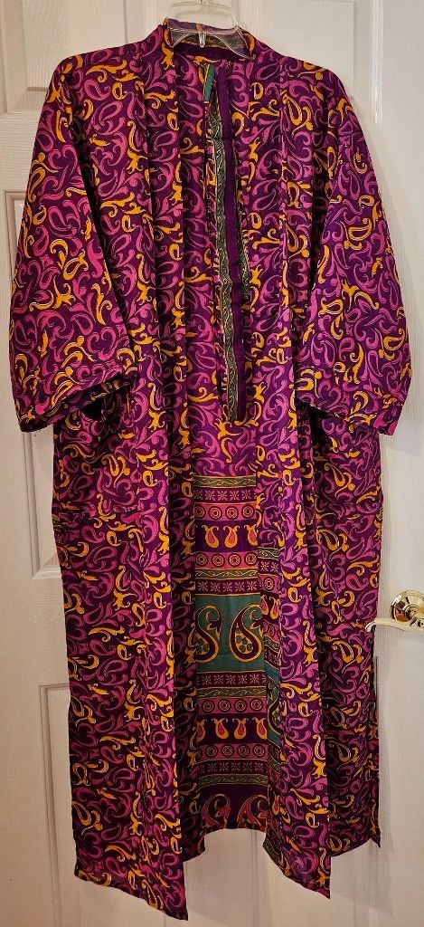 Art Silk Kimono Robe~ Women’s One Size~ Kimono w/Tie ~Paisley ~Purple,Golden~NEW
