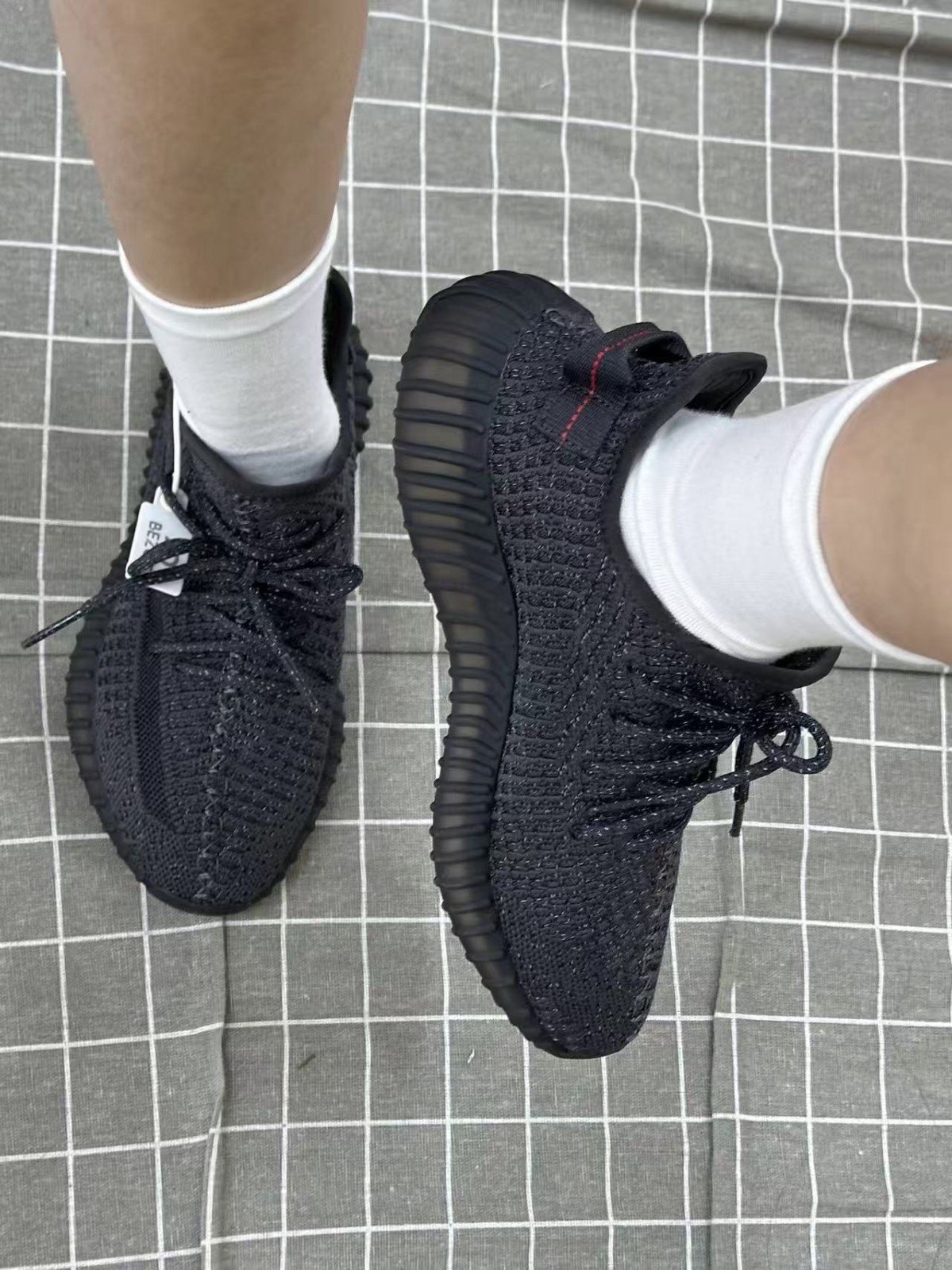 Adidas Yeezy 350 V2 Boost Men’s Sneakers Multiple Sizes