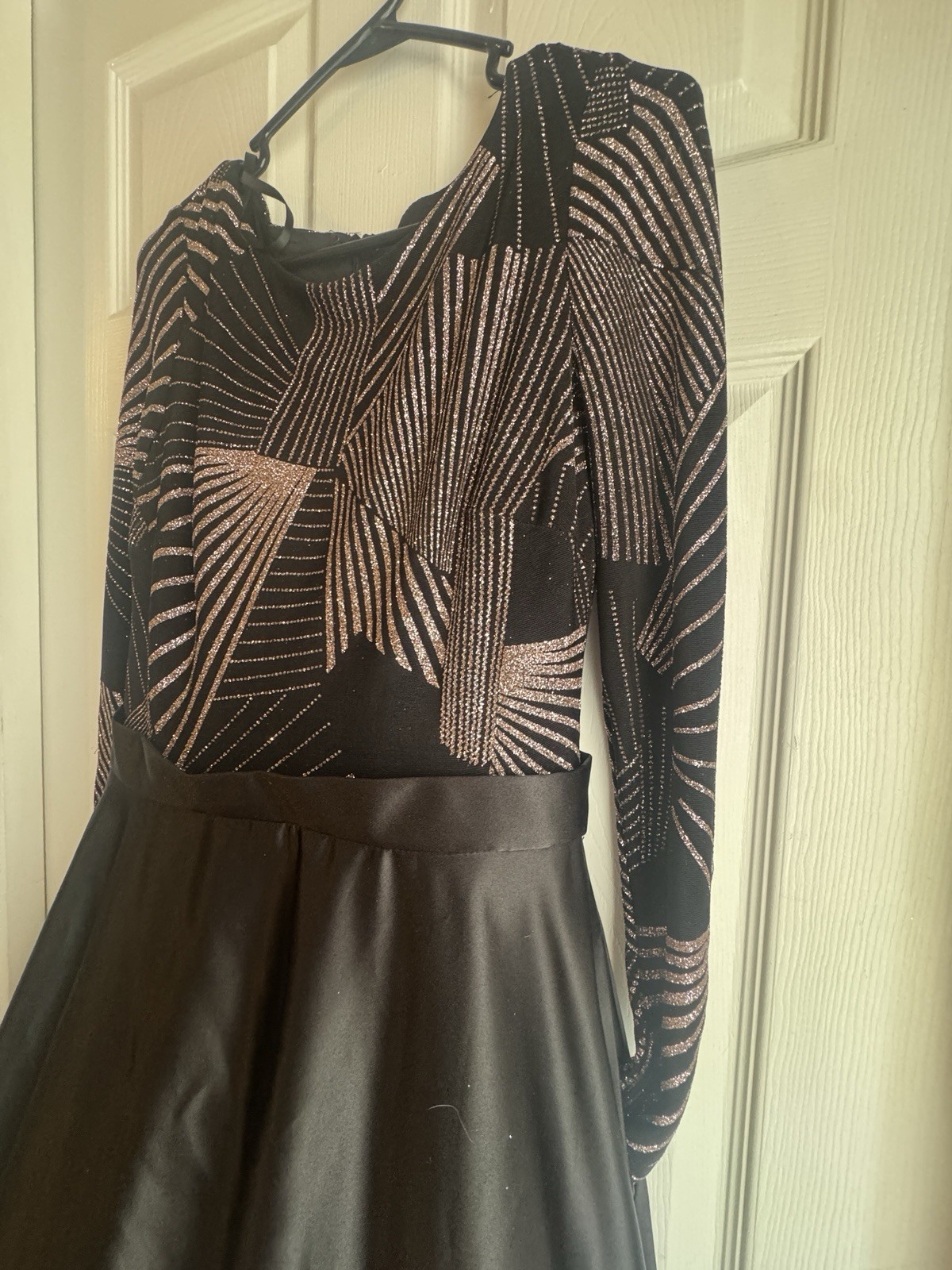 Betsy & Adam Black/Gold Geometric V-Neck w/ pockets Formal Size 8
