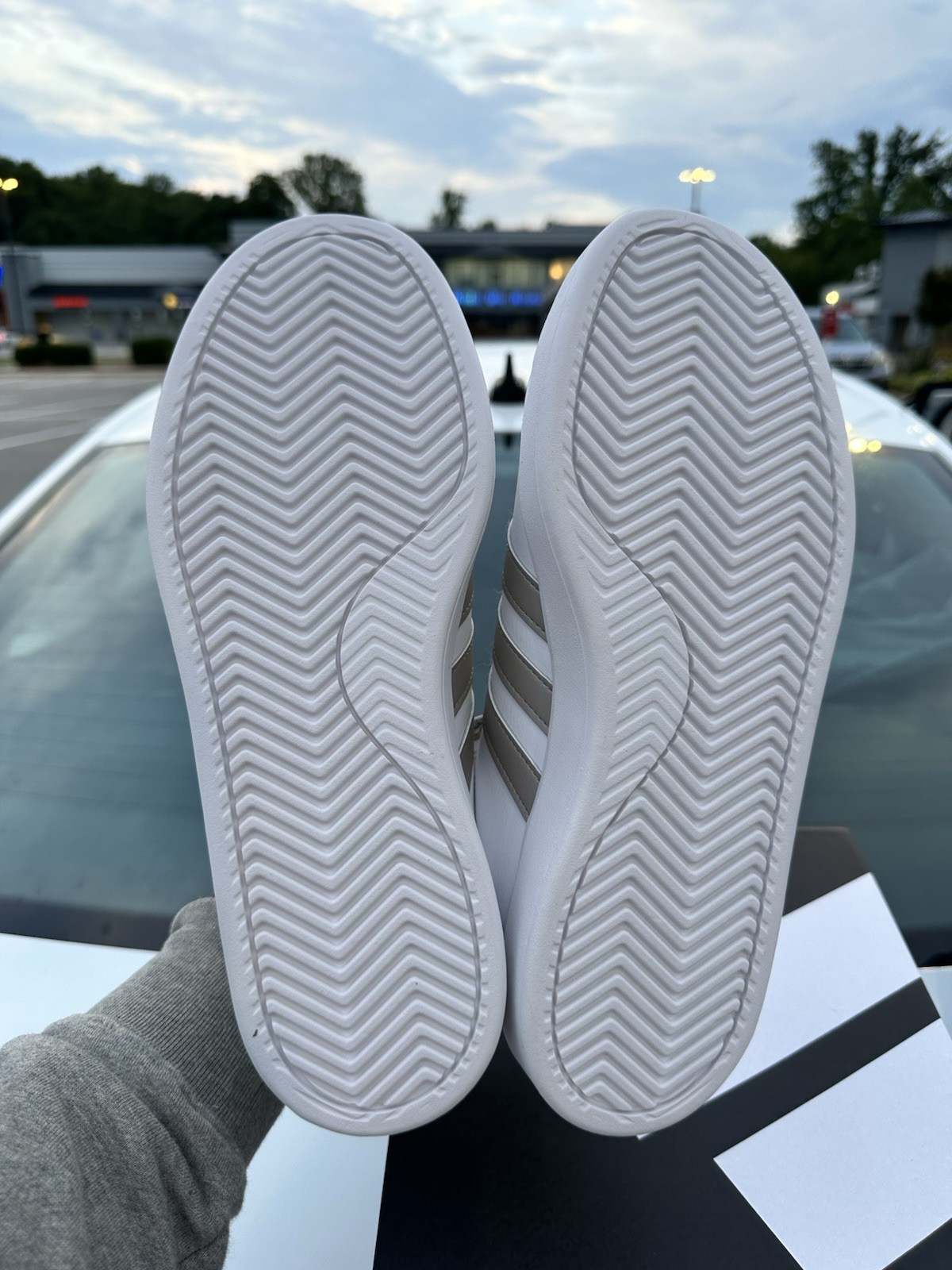 9M/10W Adidas Grand Court 2.0 Cloudfoam Men’s Sneakers White/Gray GW9215